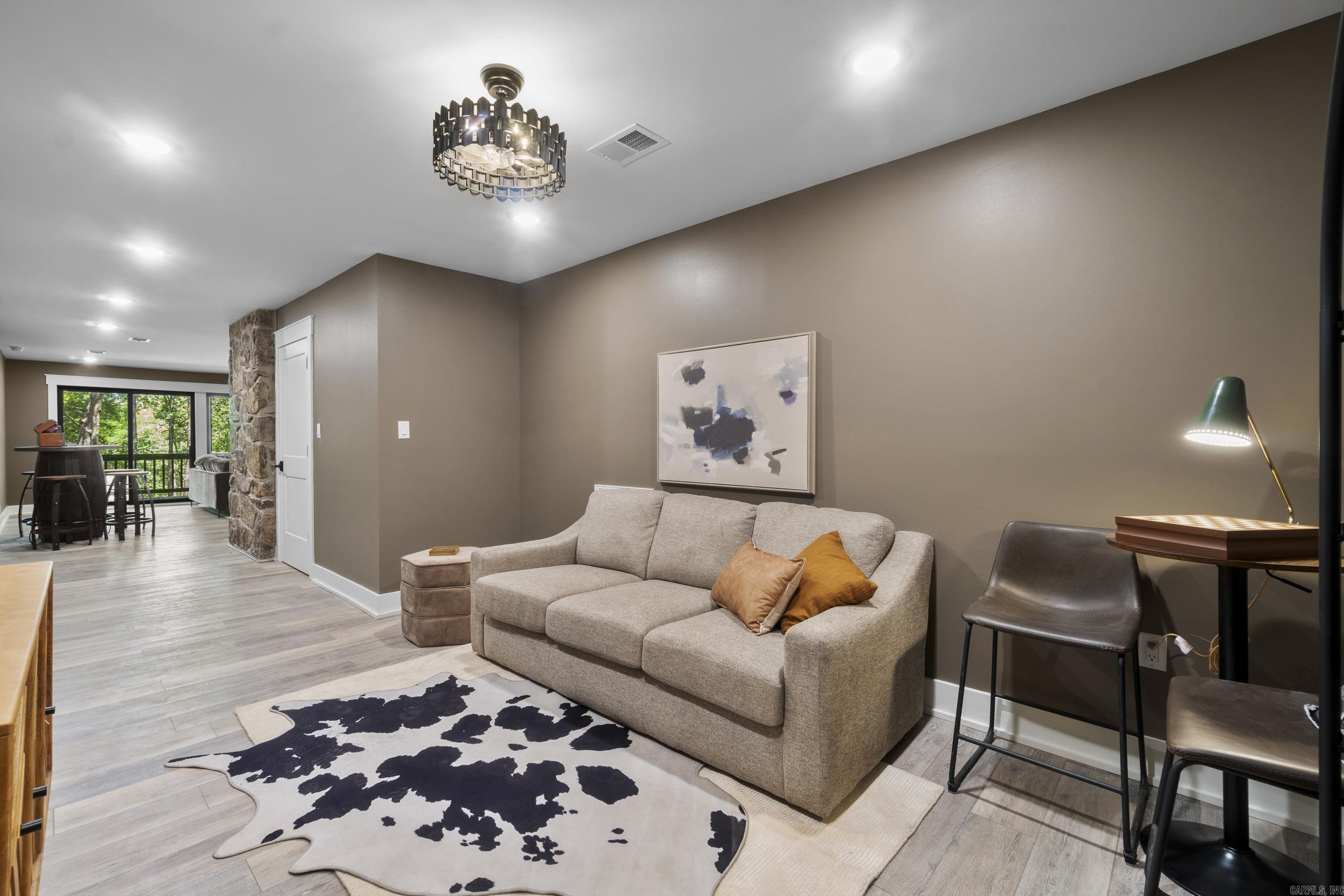 BAYWOOD - LAKE - Residential