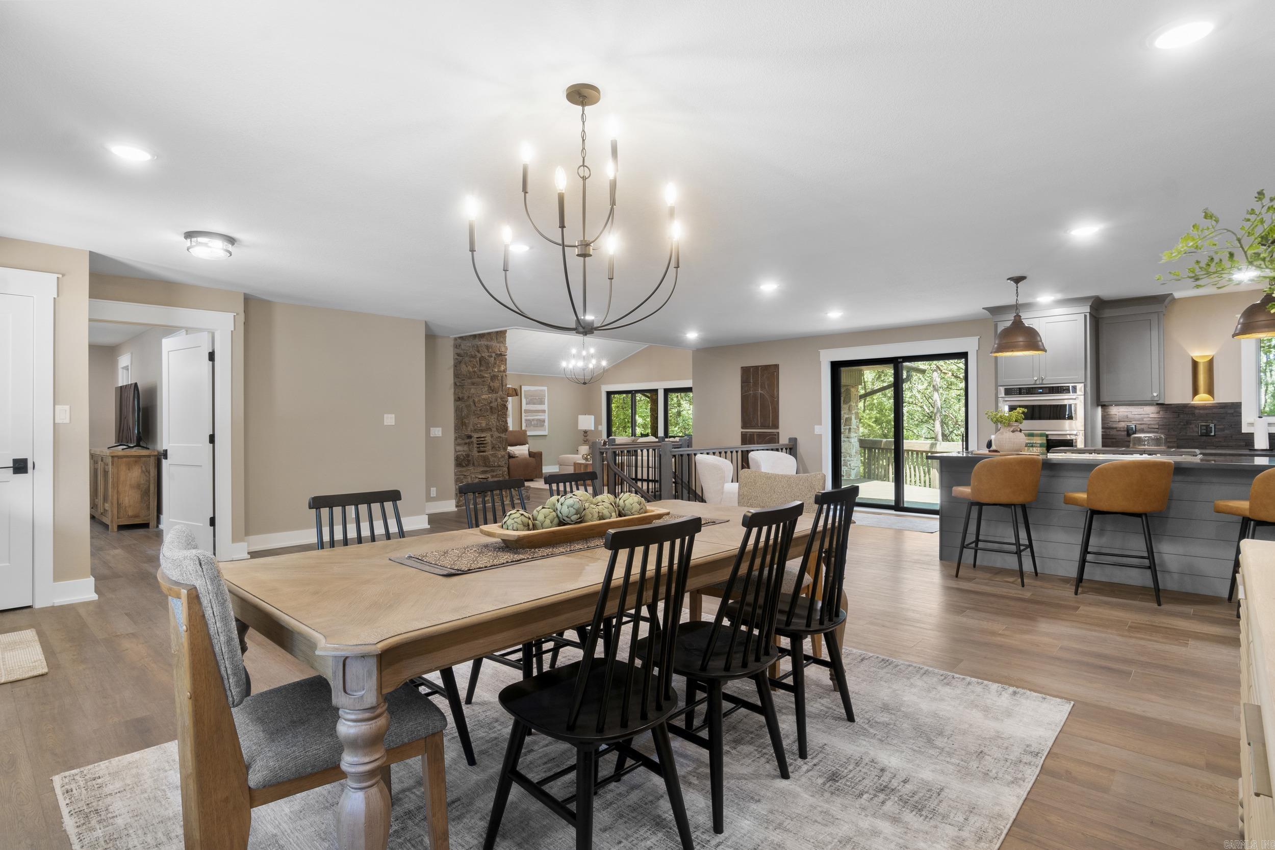 BAYWOOD - LAKE - Residential