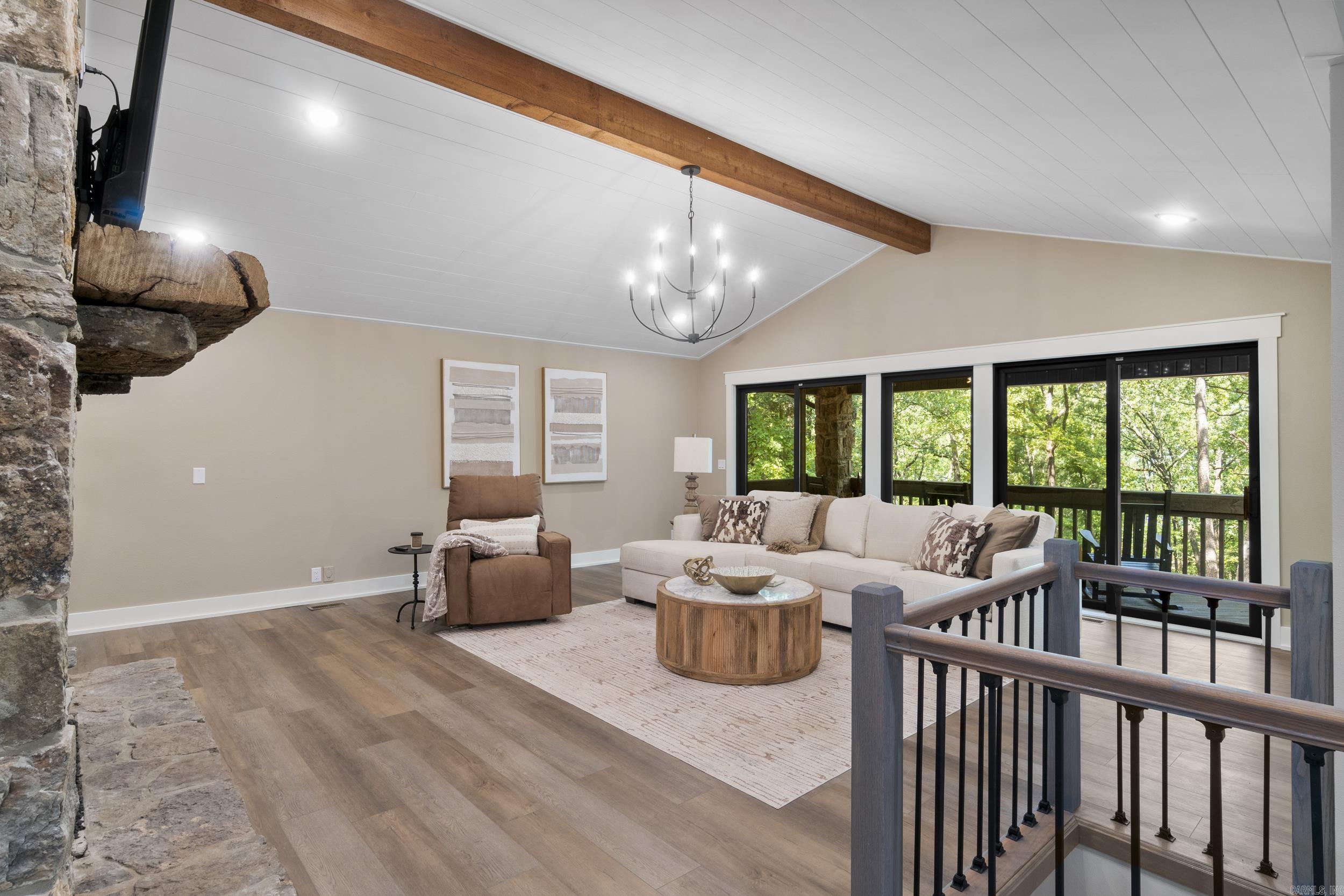 BAYWOOD - LAKE - Residential