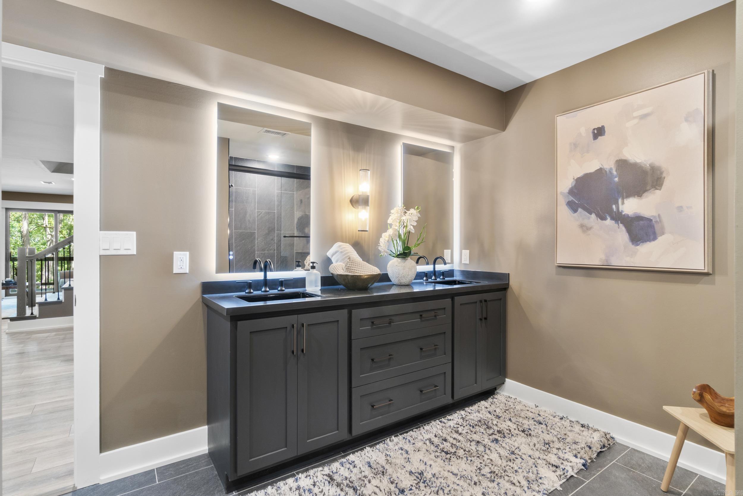 BAYWOOD - LAKE - Residential