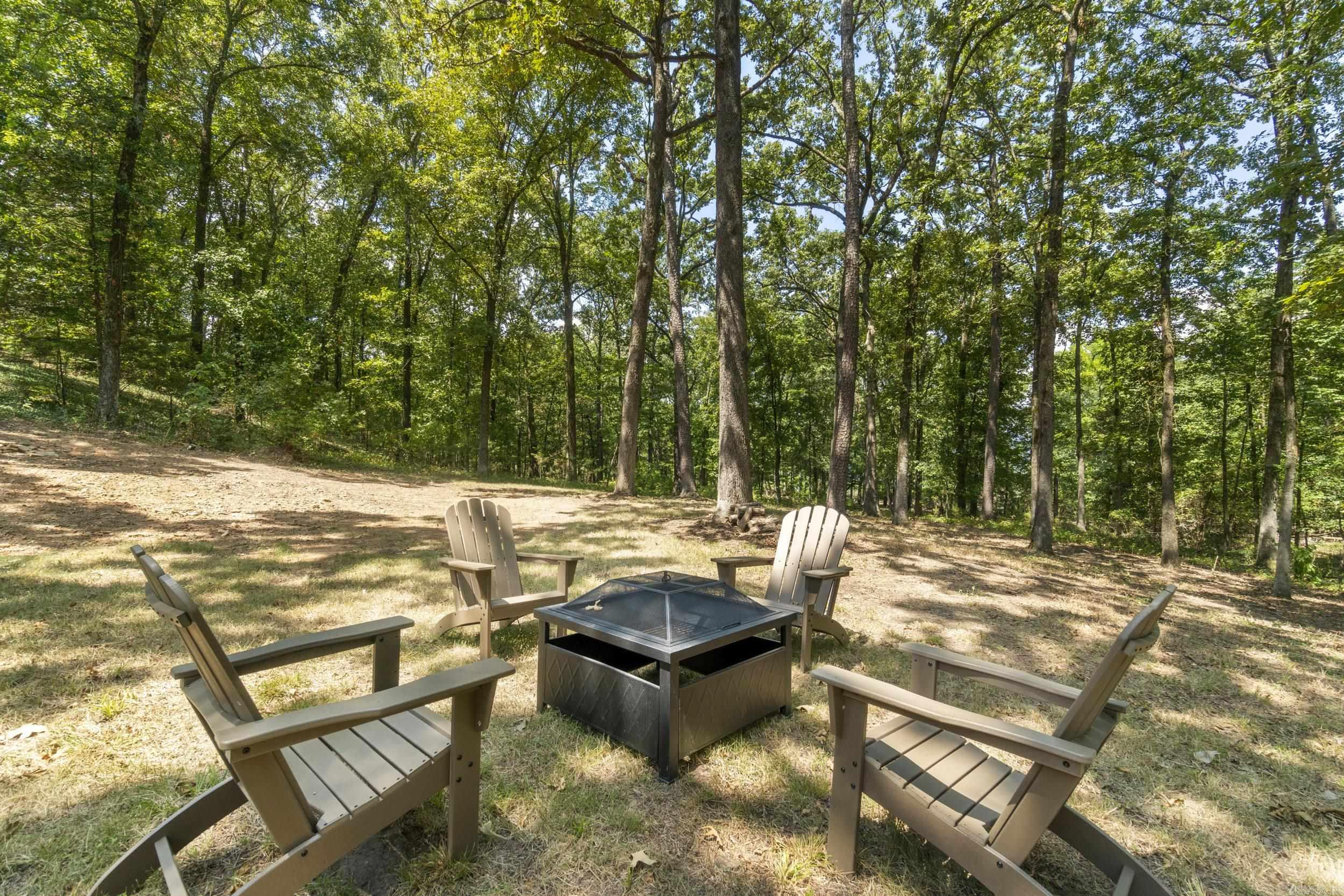 BAYWOOD - LAKE - Residential