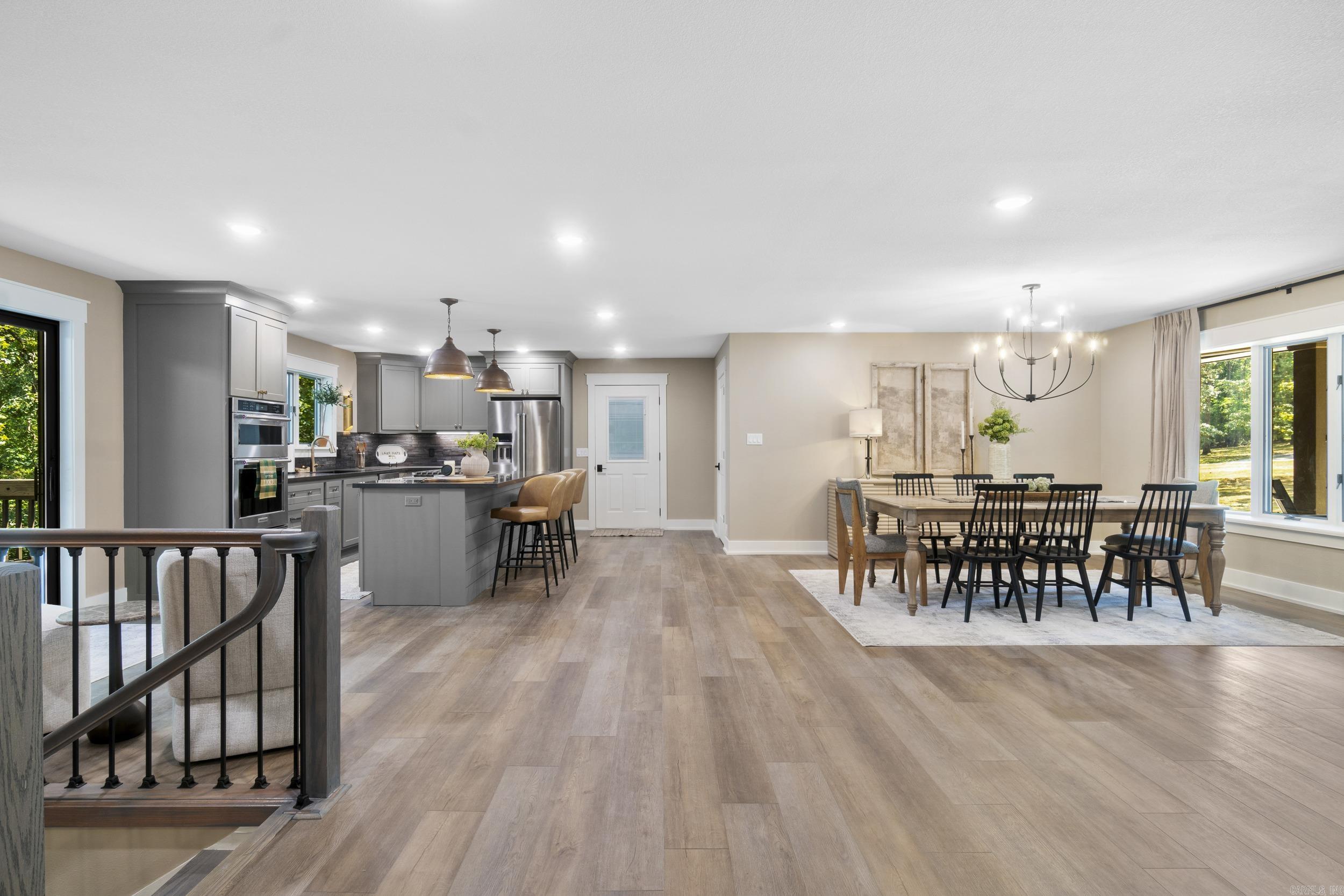 BAYWOOD - LAKE - Residential