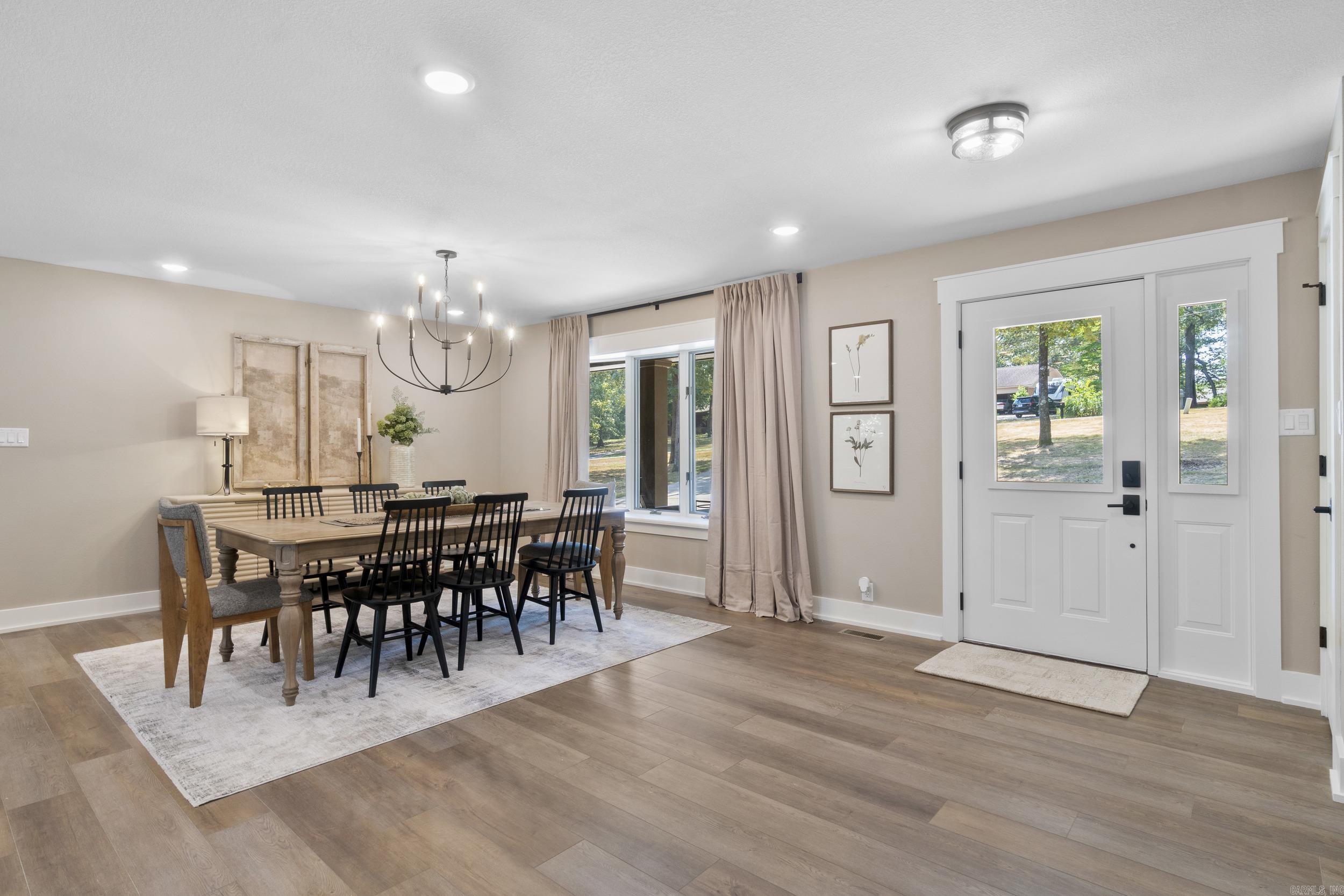 BAYWOOD - LAKE - Residential