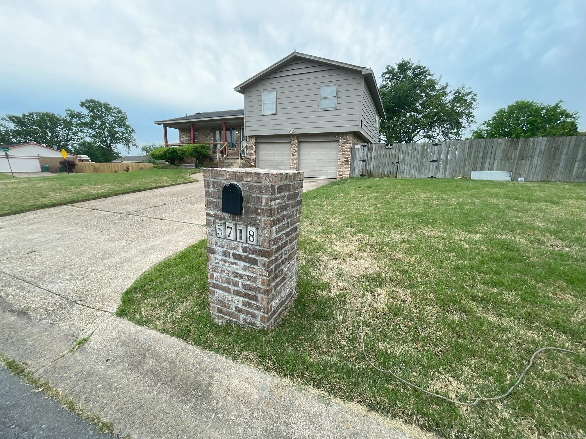 PECAN LAKE - Residential