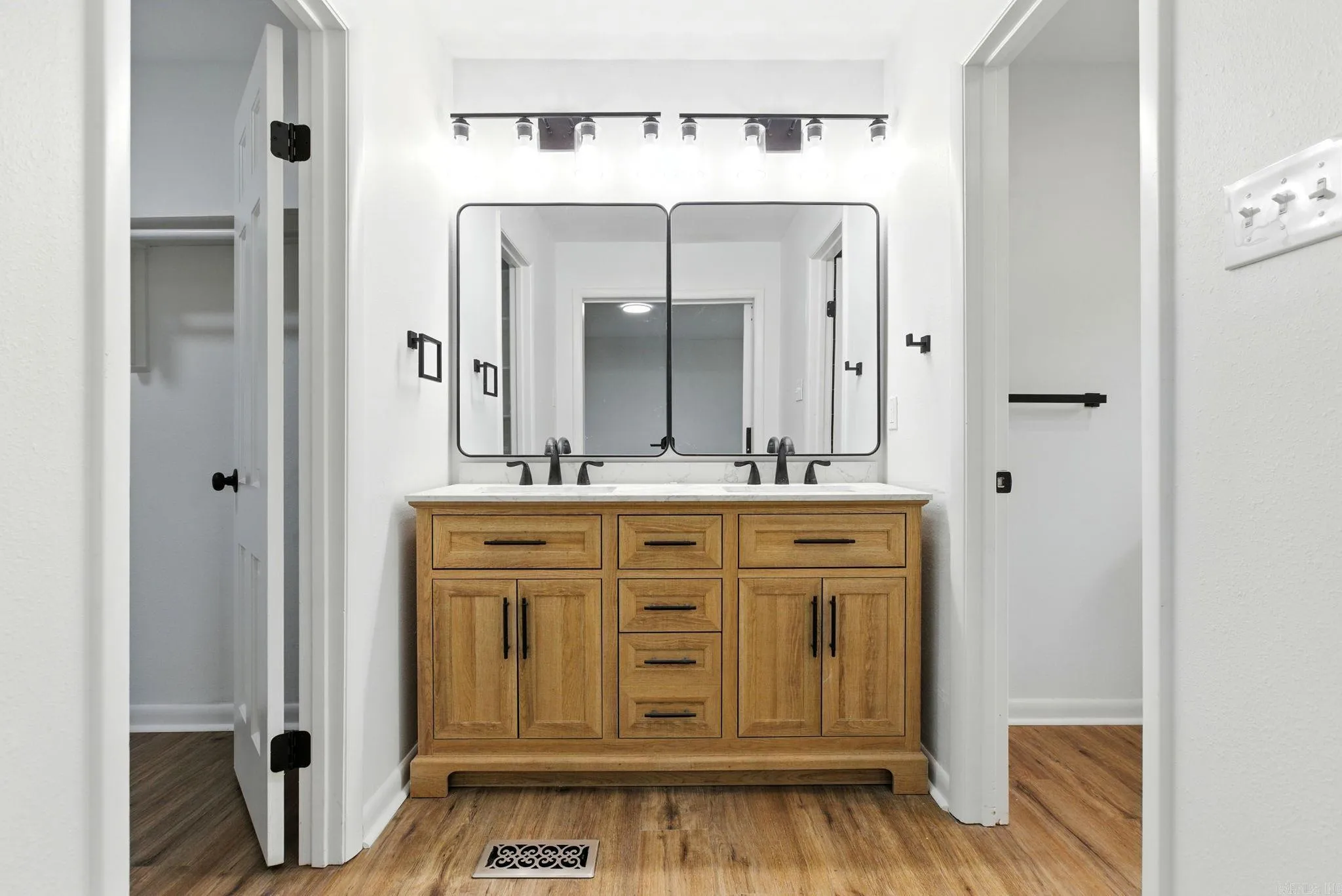 North Little Rock, Arkansas 72116, United States, 4 Bedrooms Bedrooms, ,2 BathroomsBathrooms,Residential,Active,208683