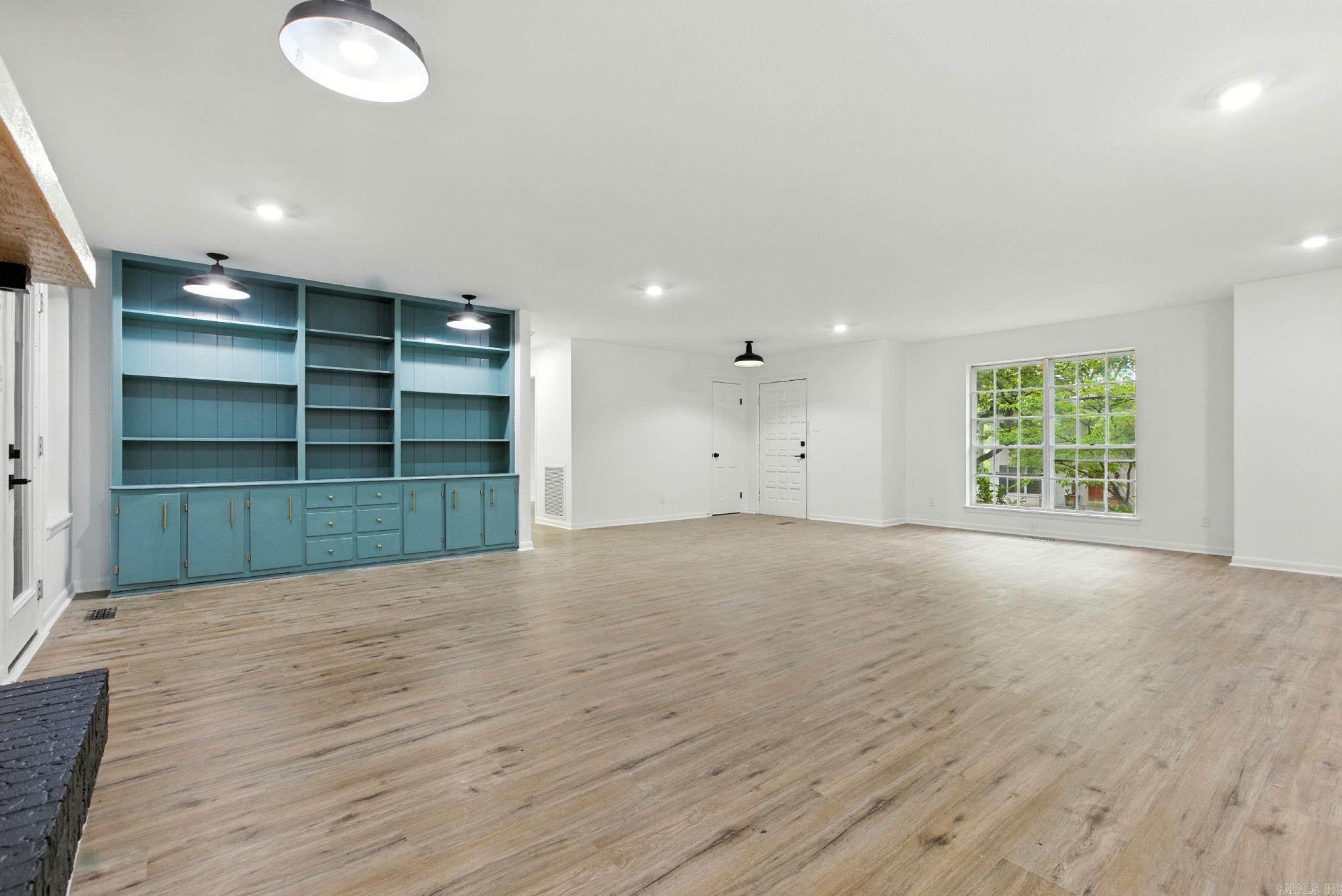 INDIAN HILLS - Residential