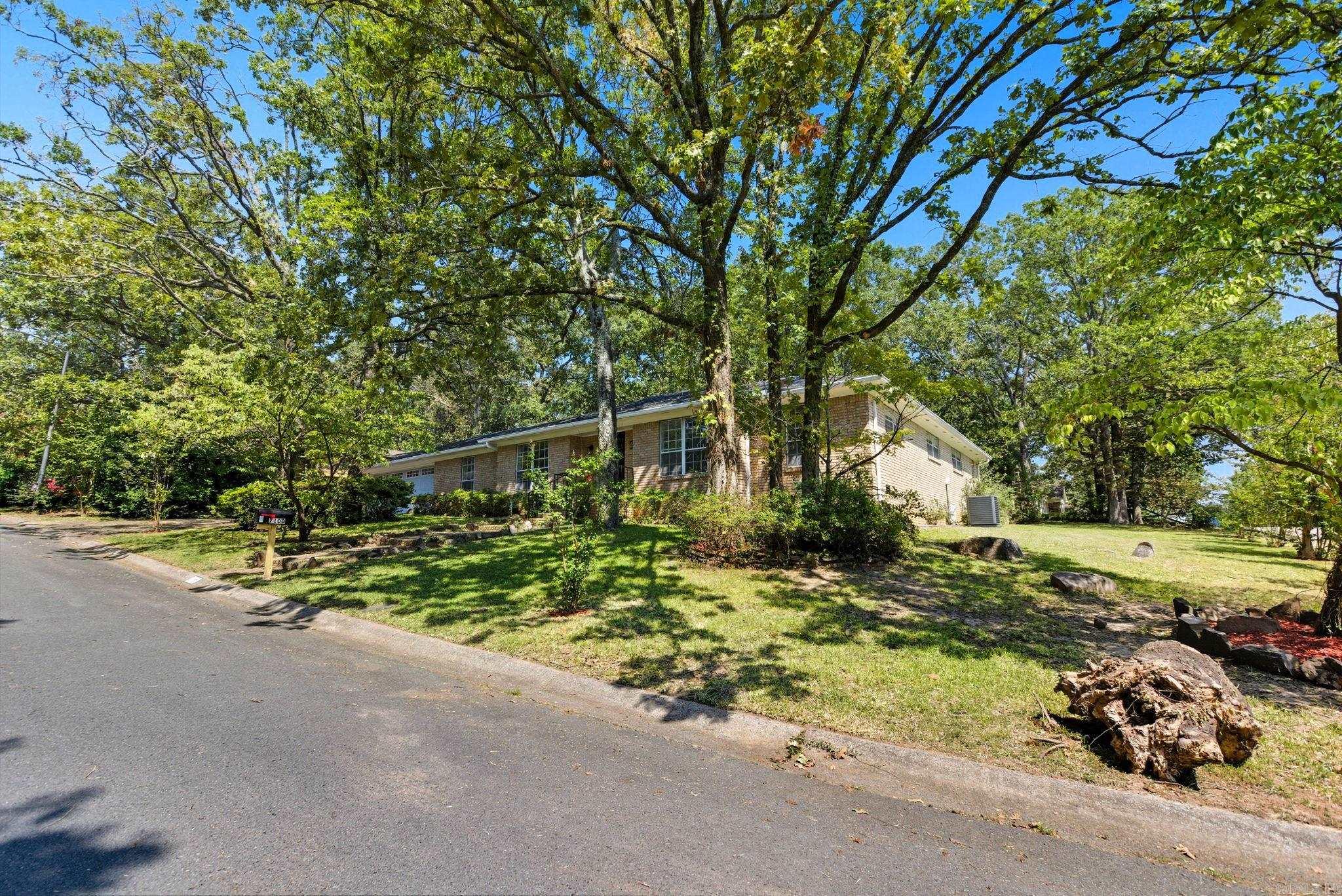 INDIAN HILLS - Residential