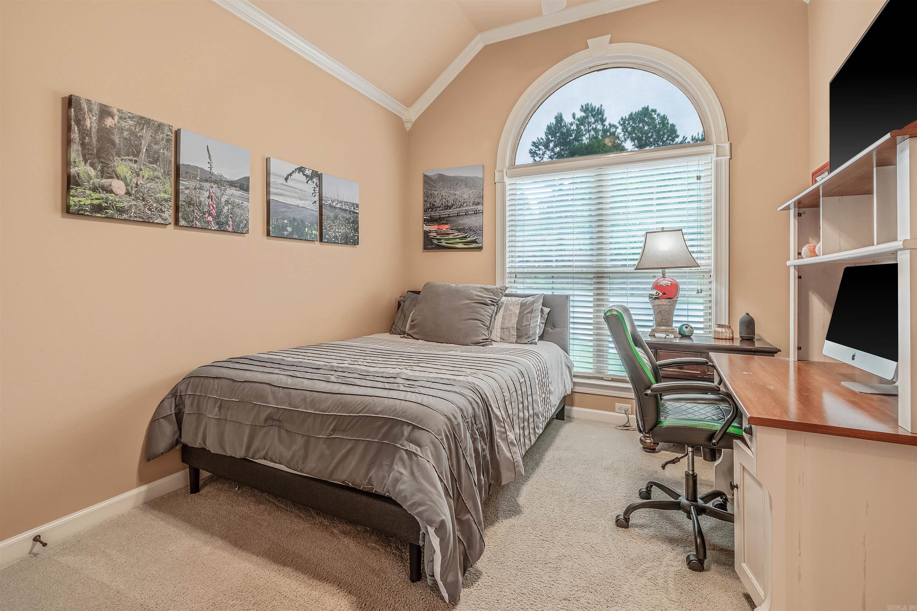 MAJESTIC POINTE - Residential