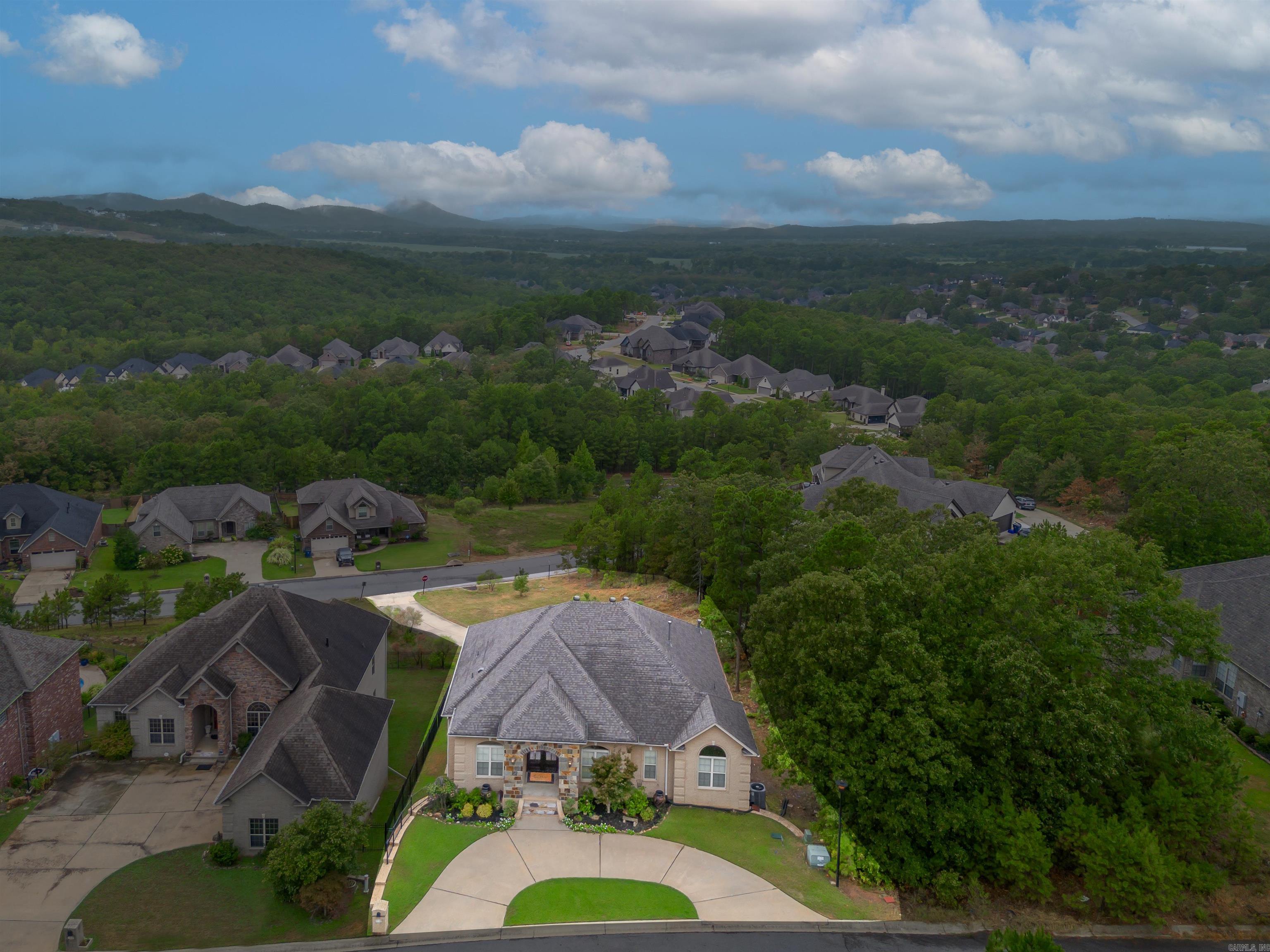 MAJESTIC POINTE - Residential