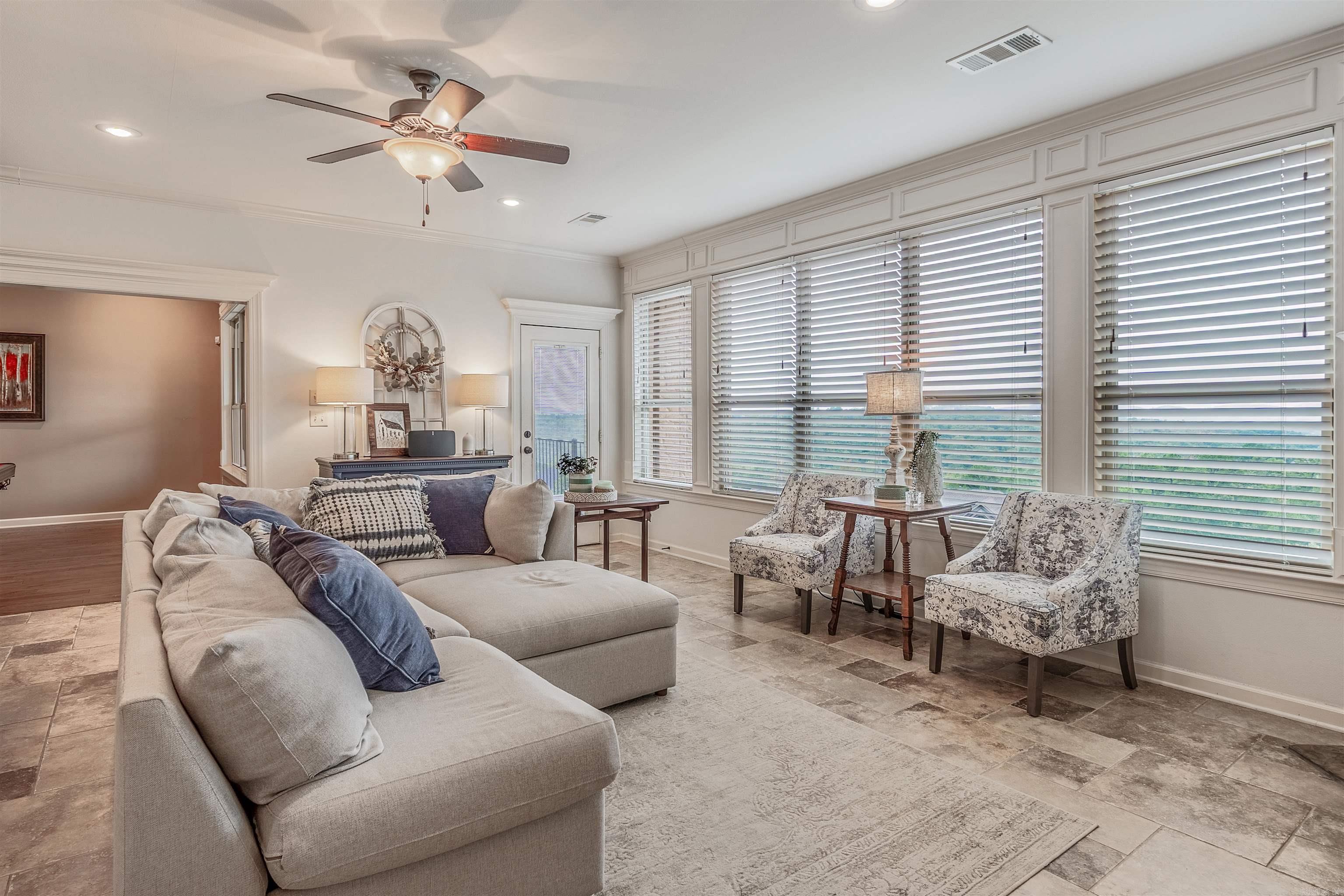 MAJESTIC POINTE - Residential