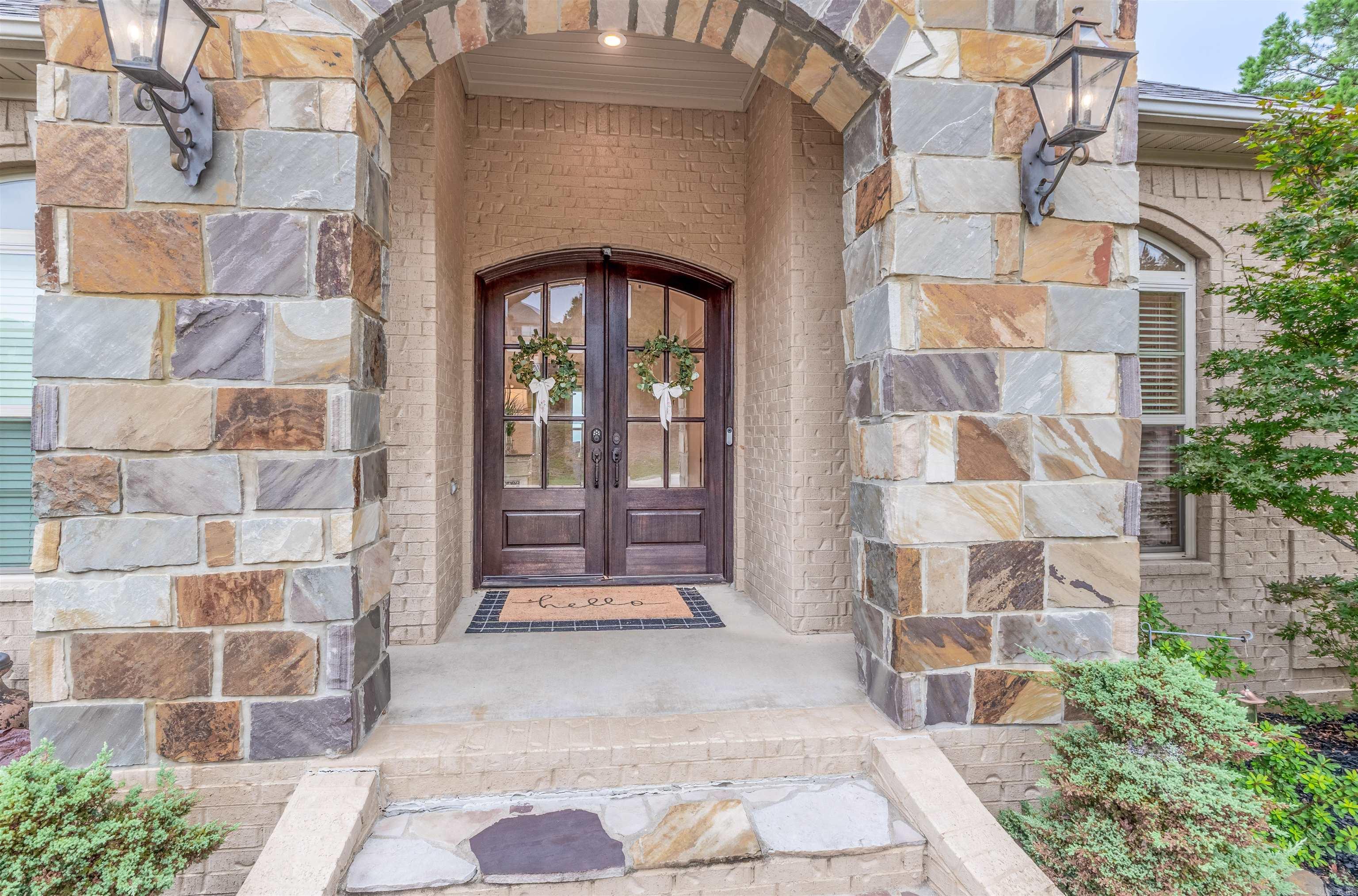 MAJESTIC POINTE - Residential