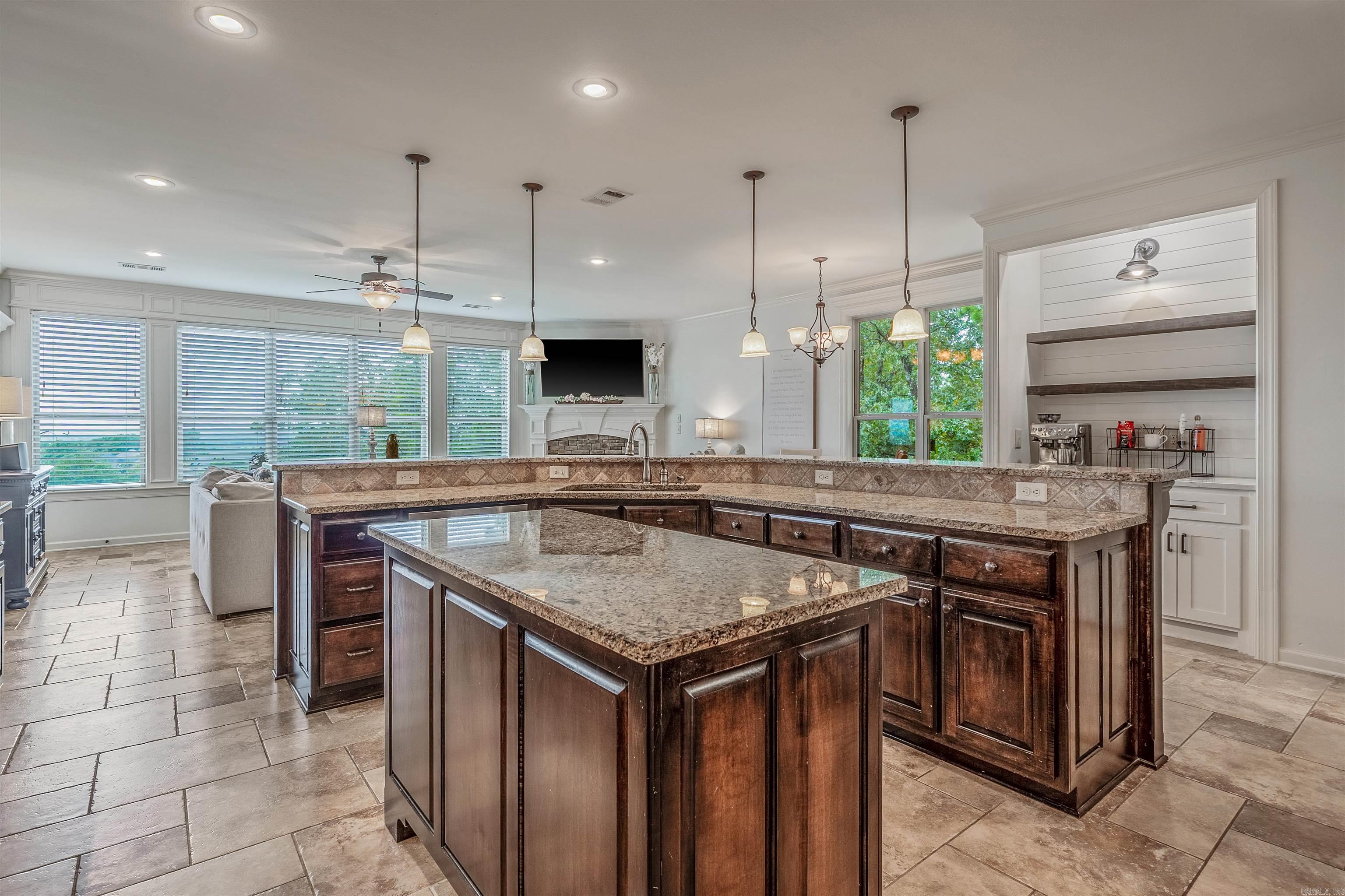 MAJESTIC POINTE - Residential