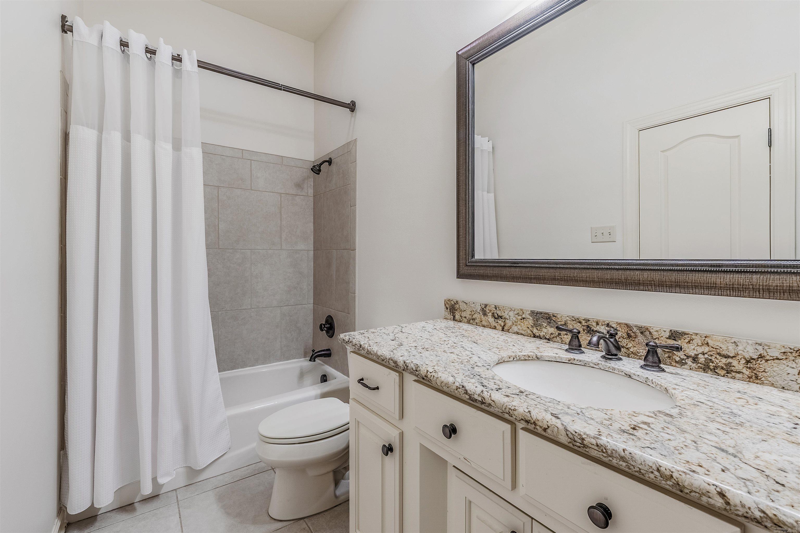 MAJESTIC POINTE - Residential