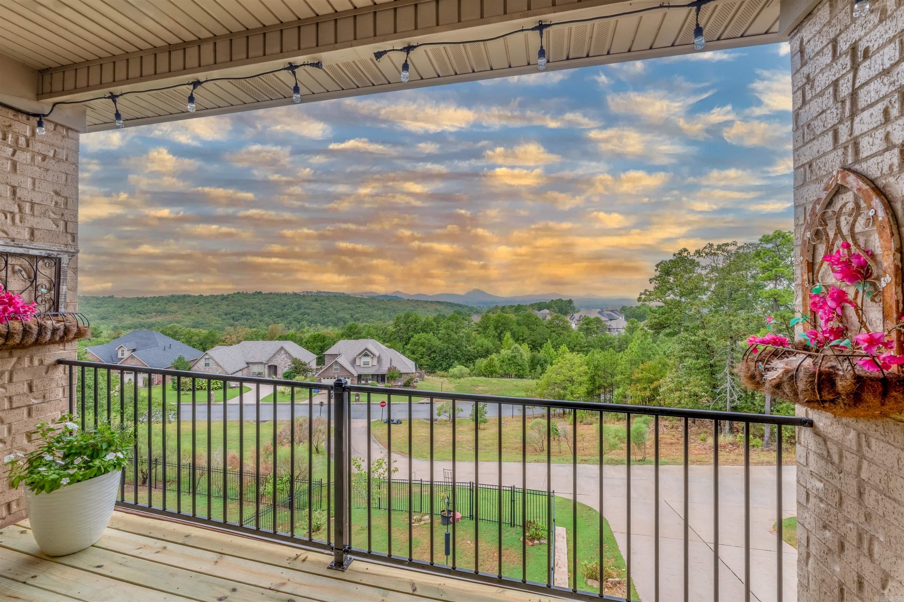 MAJESTIC POINTE - Residential