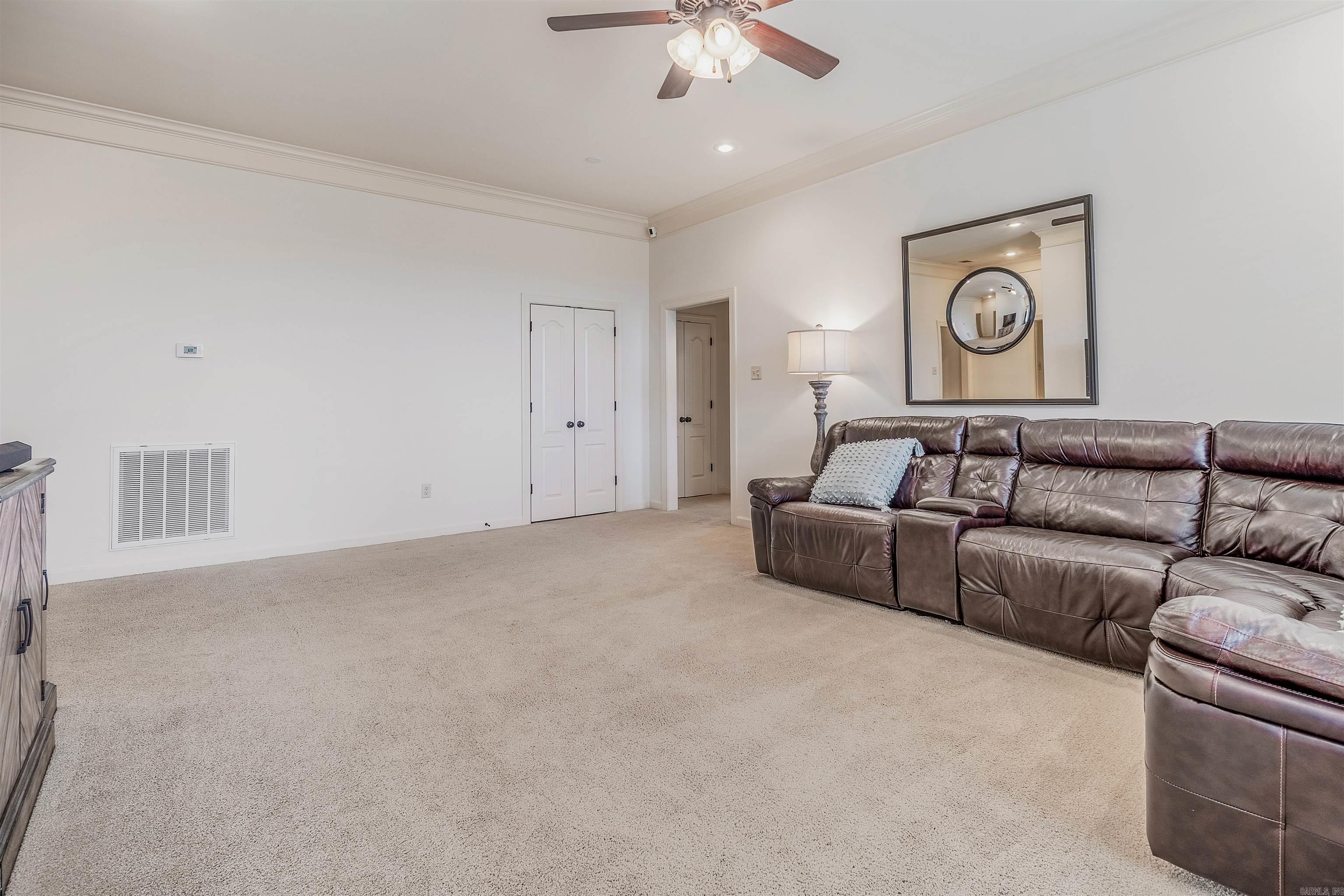 MAJESTIC POINTE - Residential