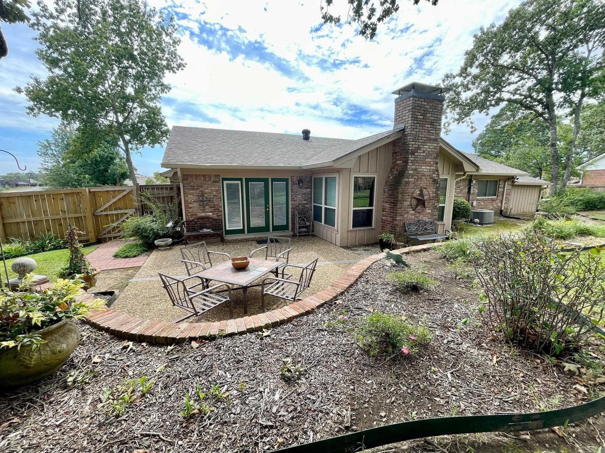 COLONY WEST - Residential