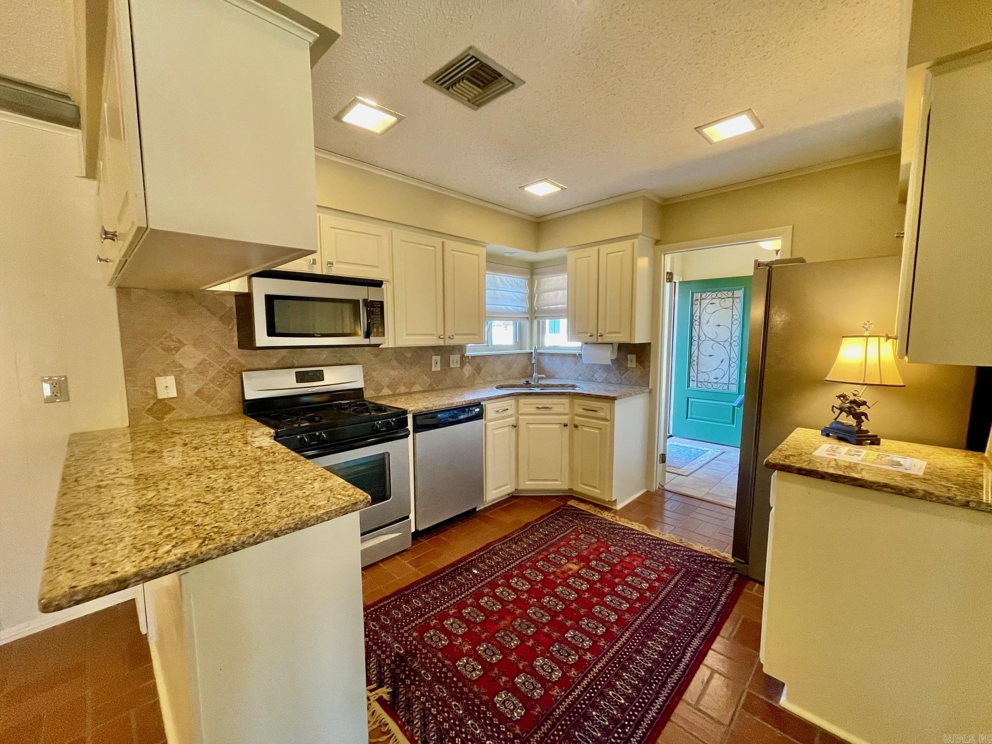 COLONY WEST - Residential