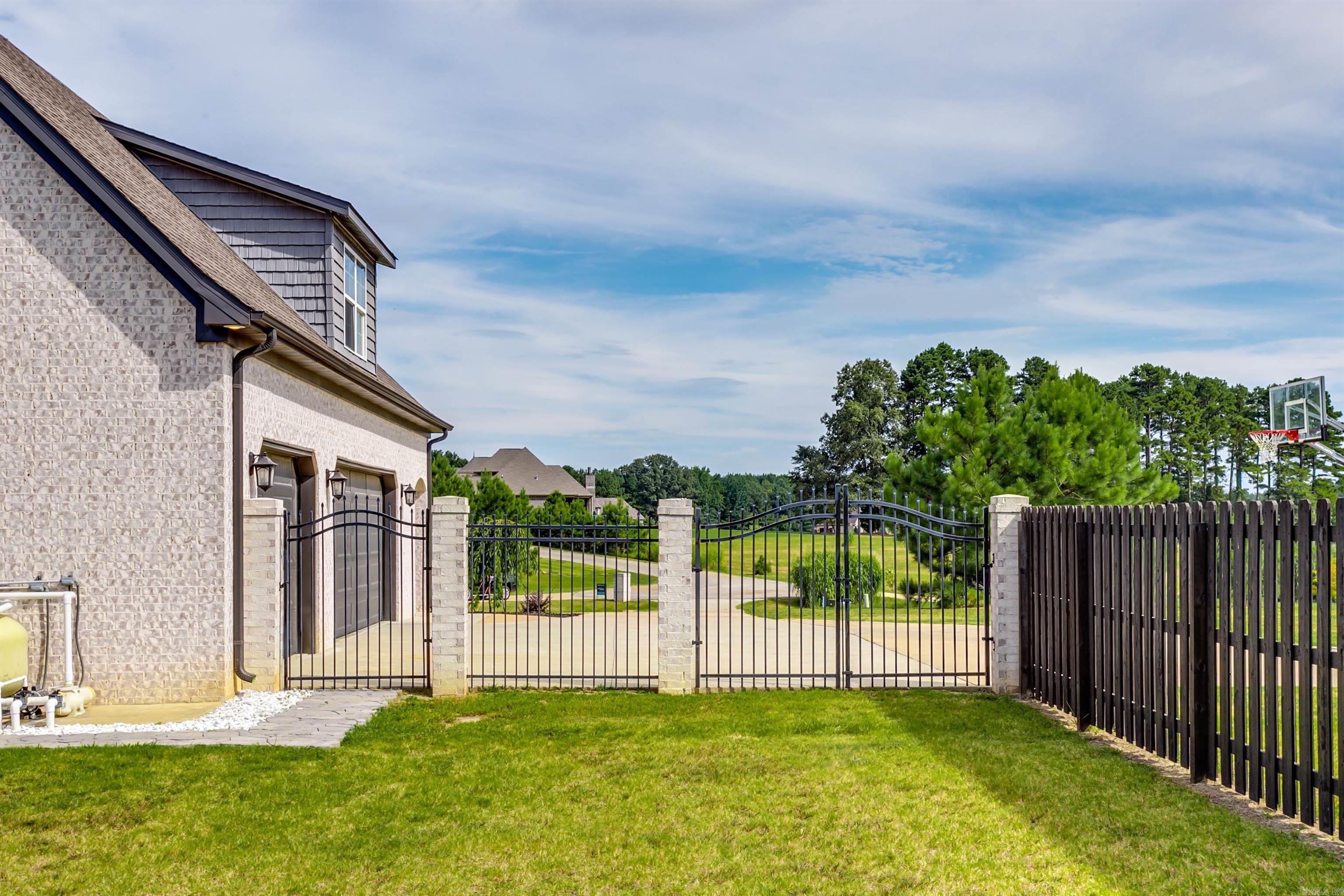 TERRA HILLS - Residential