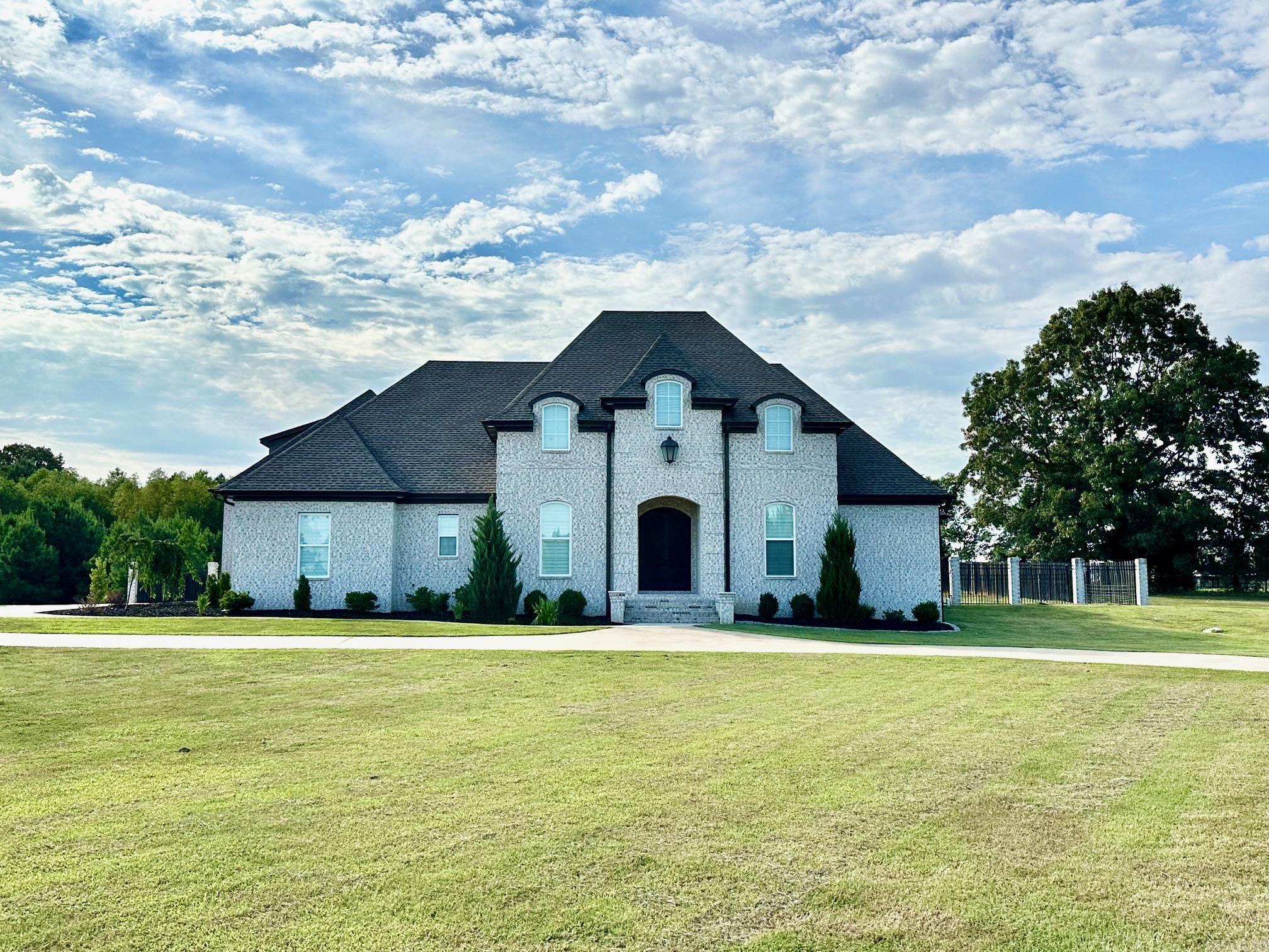 TERRA HILLS - Residential