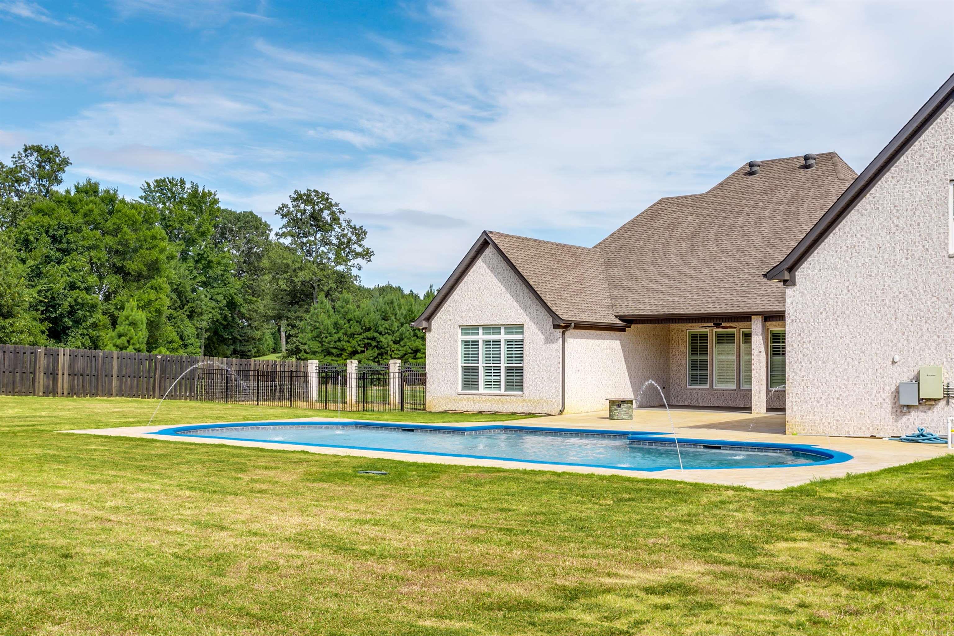TERRA HILLS - Residential