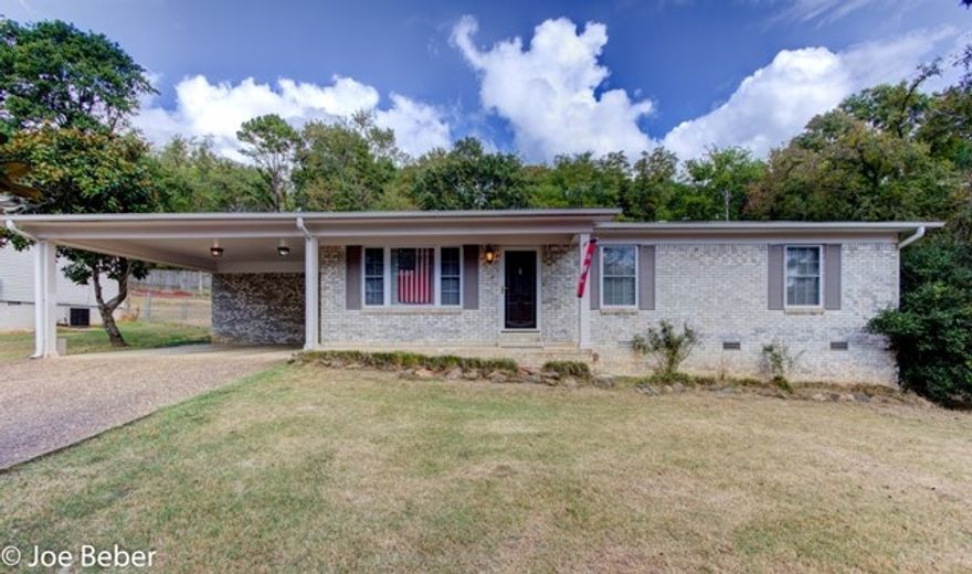 Minutes from Lakeside School and the bypass you are convenient to everything. This 3 bedroom, 2 bath home has been well cared for and updated including a new roof in 2015. Comfortable and affordable living await you.