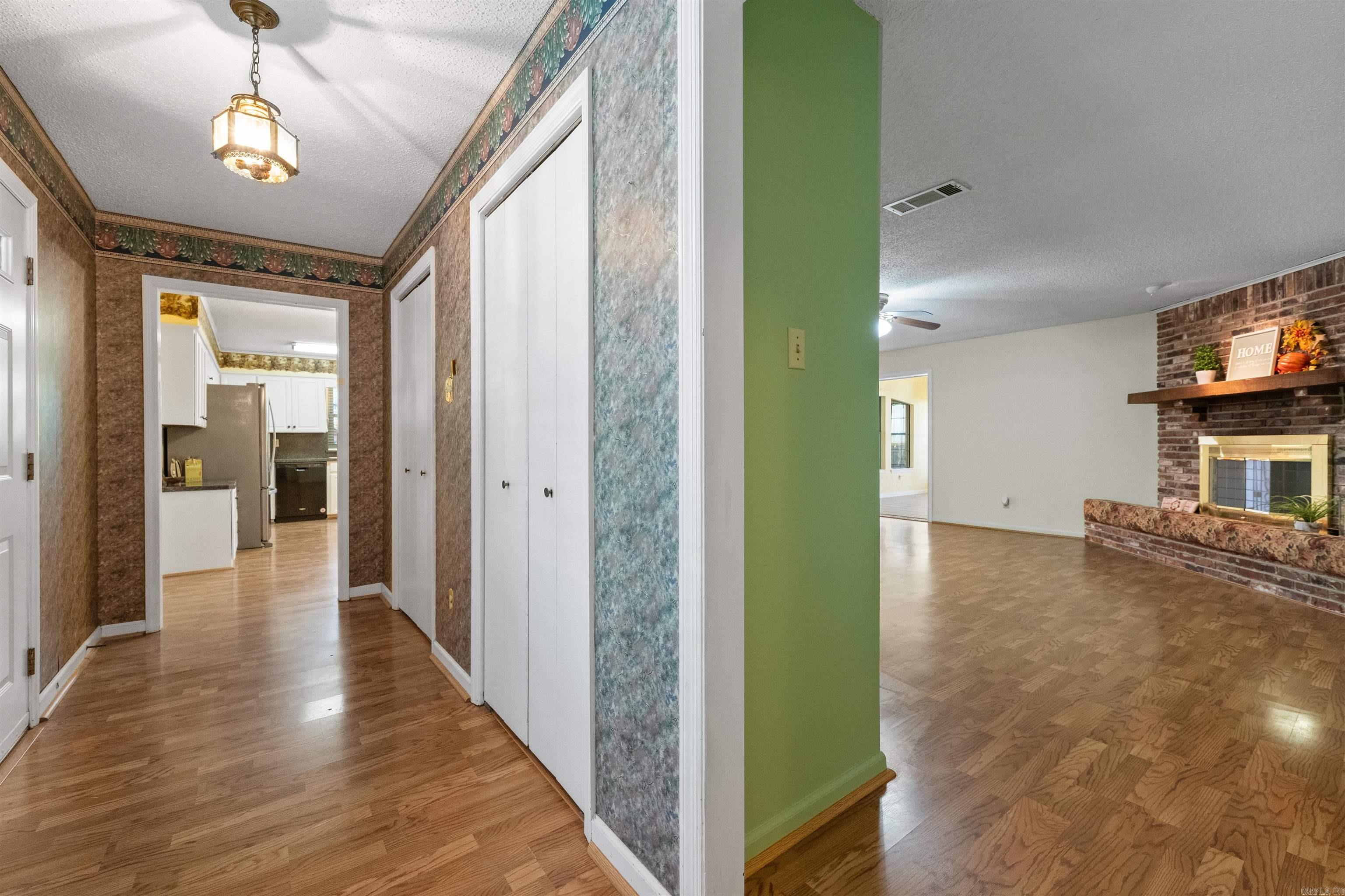 SHERWOOD ACRES - Residential