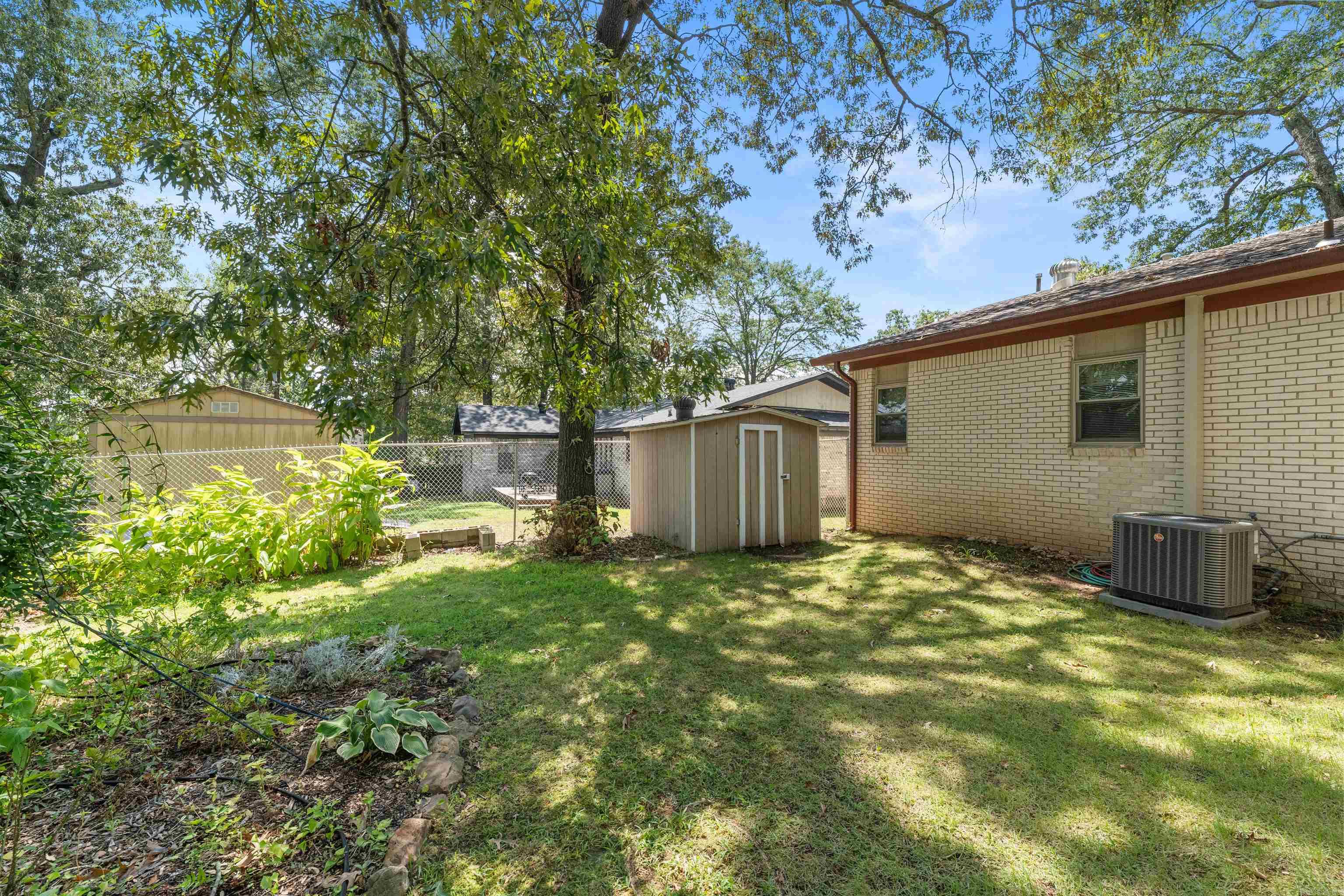 SHERWOOD ACRES - Residential