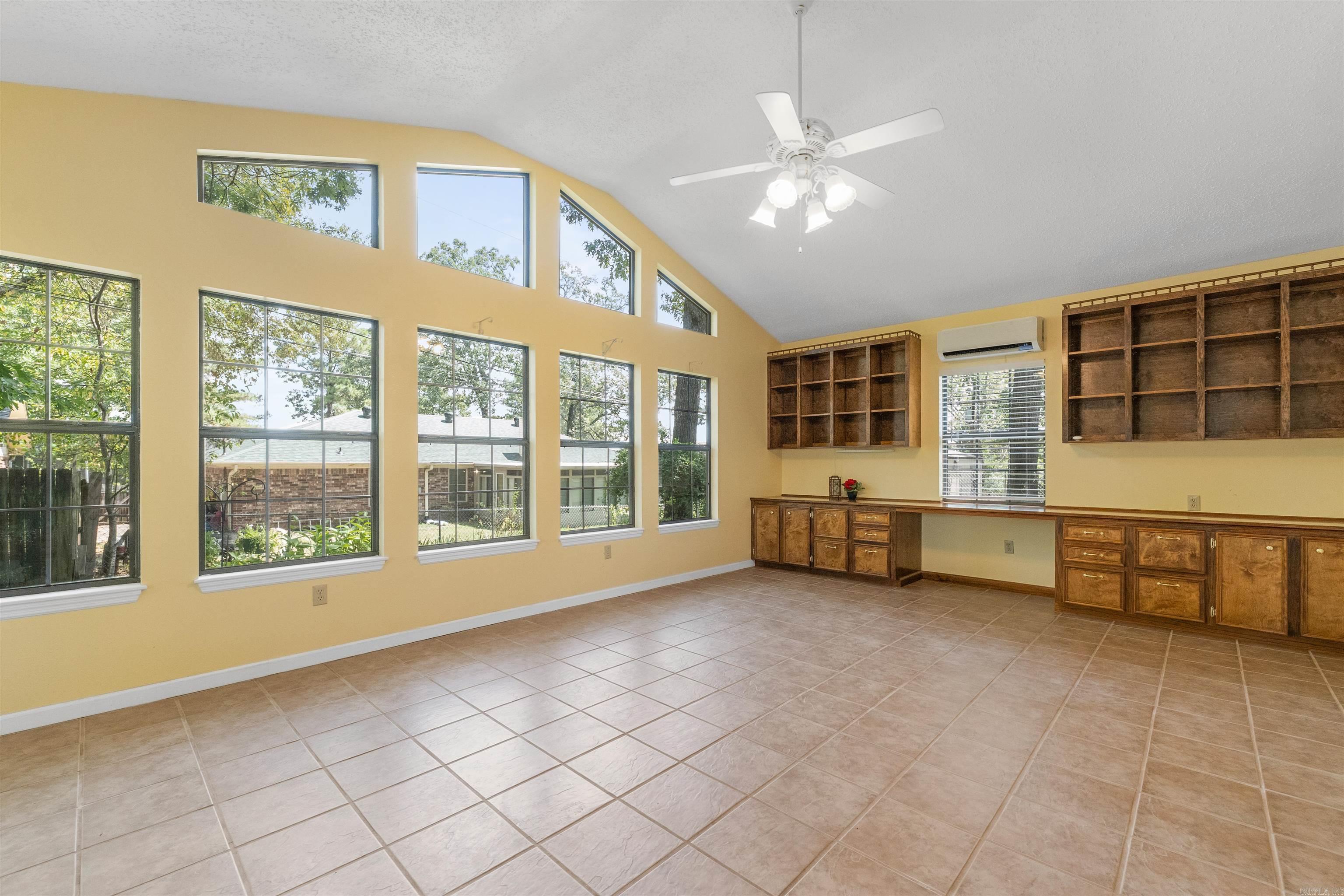 SHERWOOD ACRES - Residential