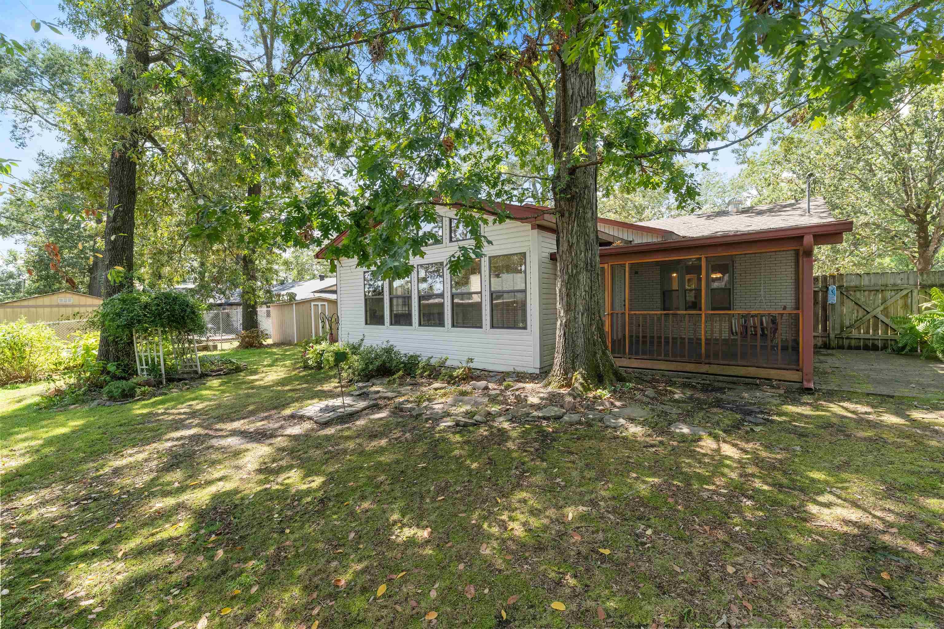 SHERWOOD ACRES - Residential