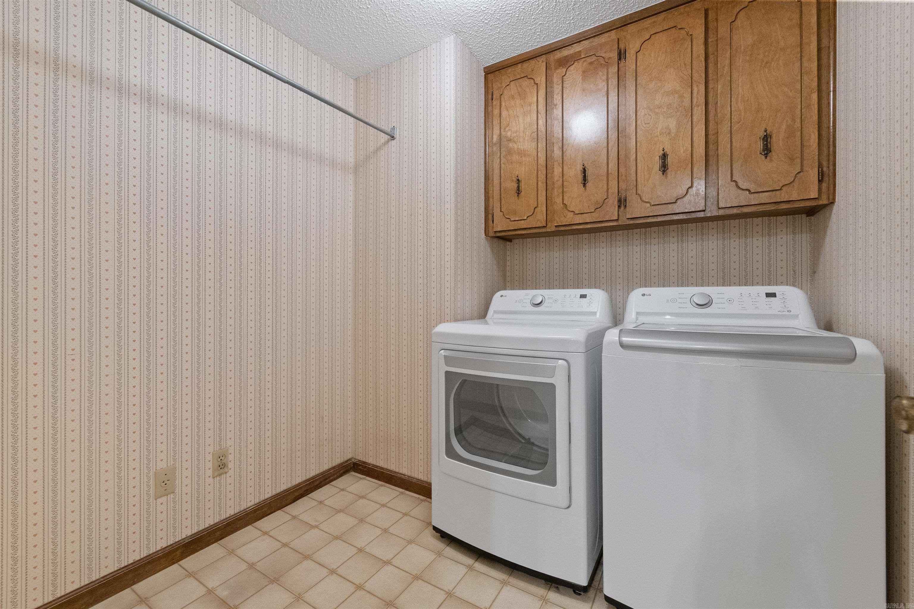 SHERWOOD ACRES - Residential