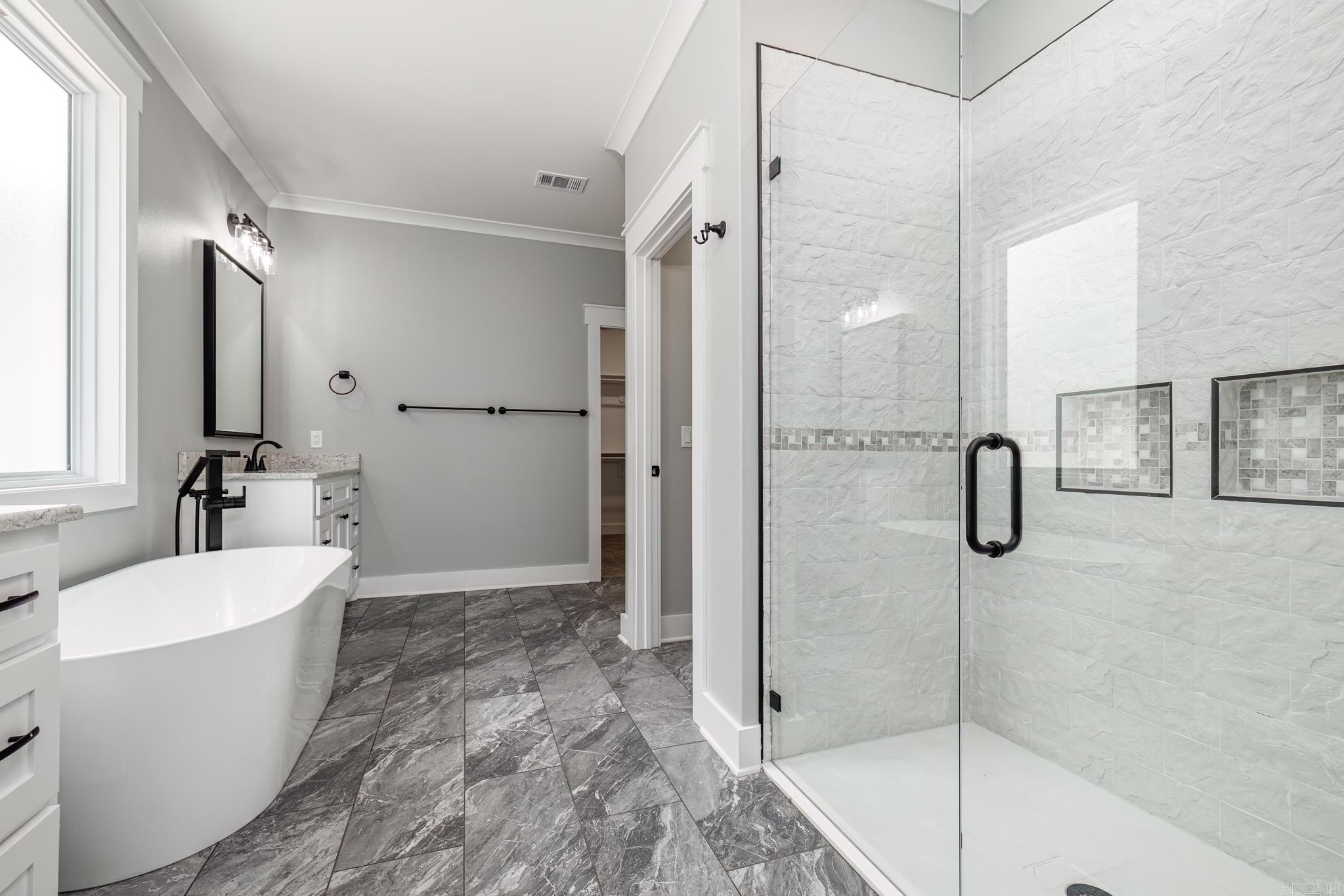 ALTA VISTA - Residential