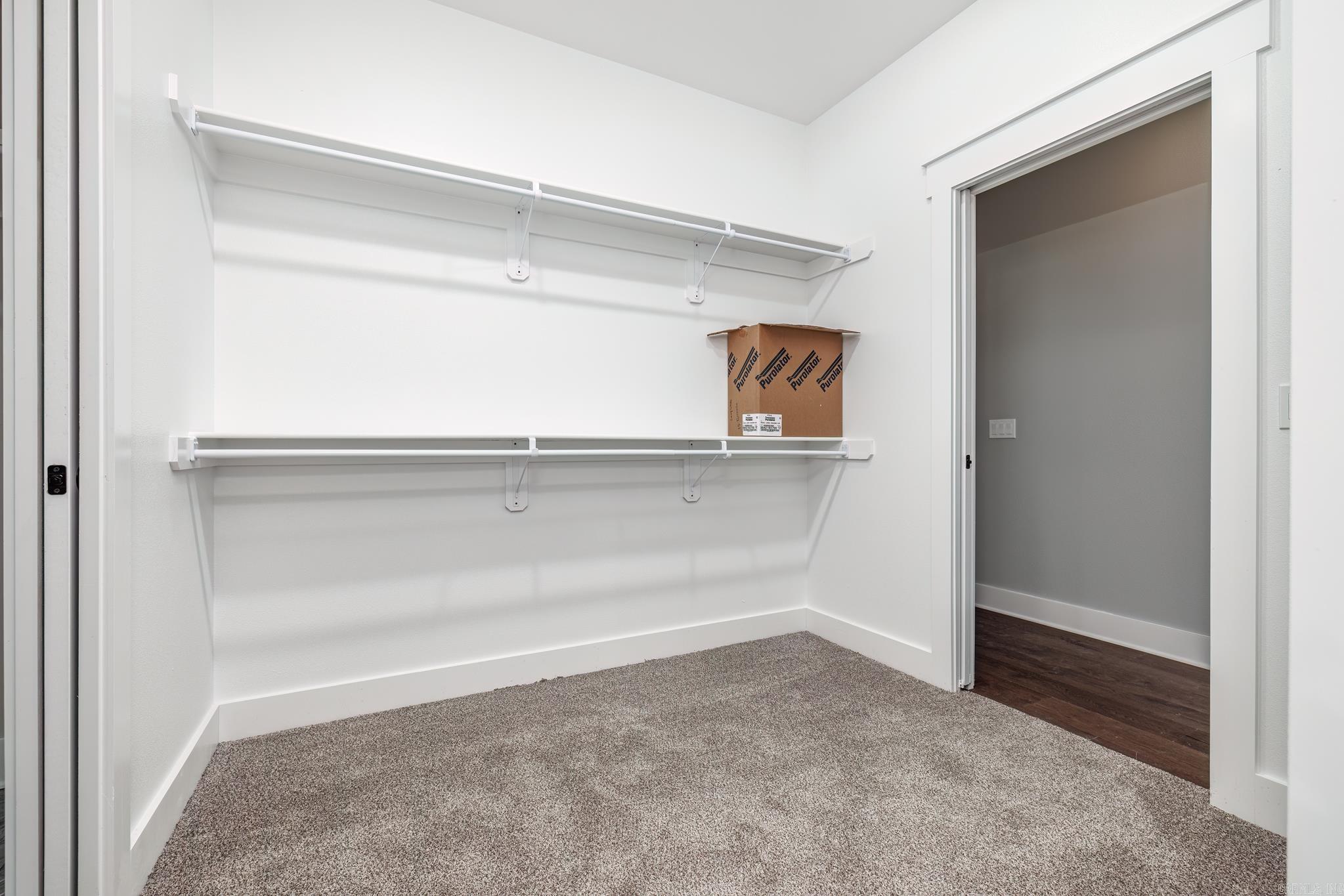 ALTA VISTA - Residential