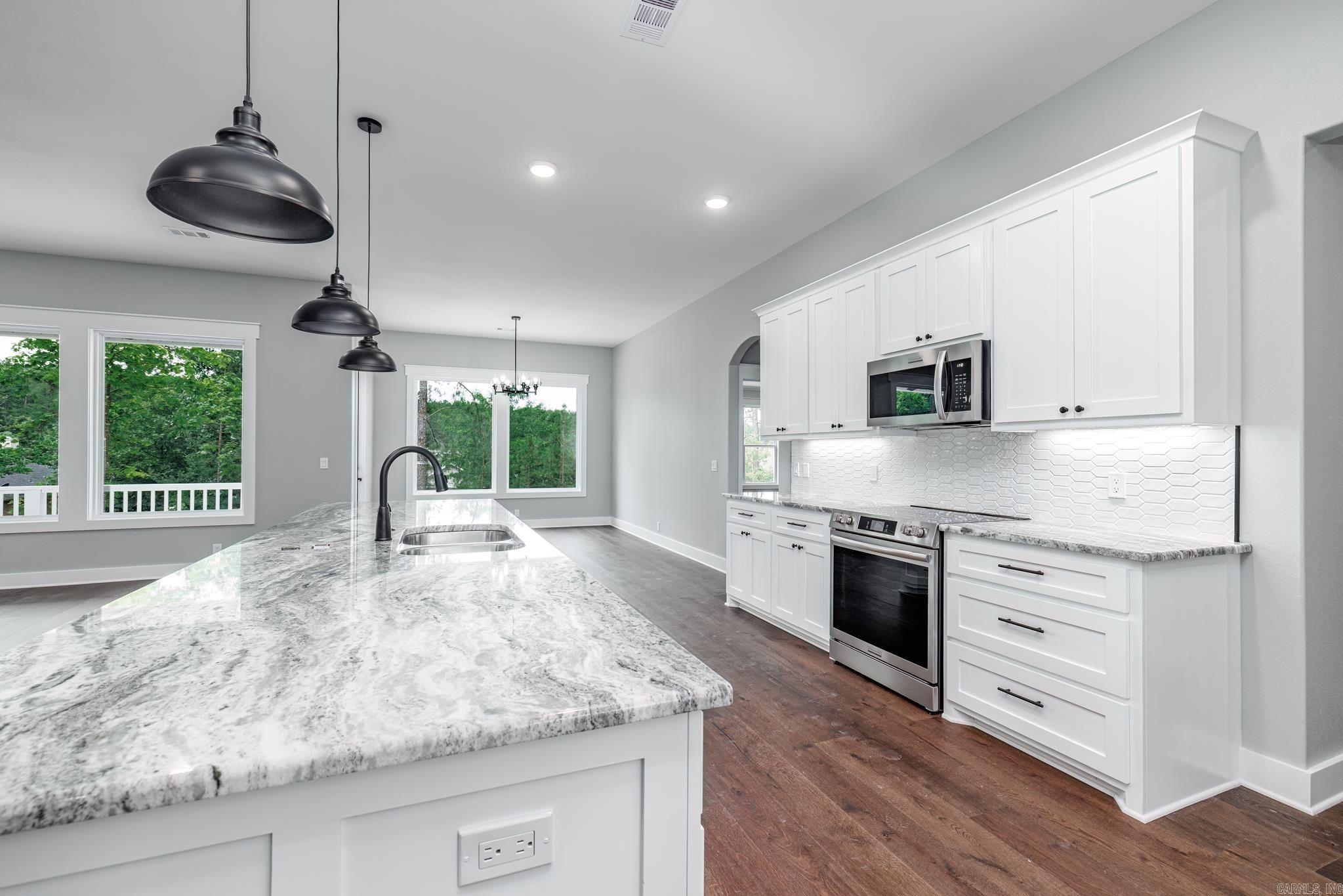 ALTA VISTA - Residential