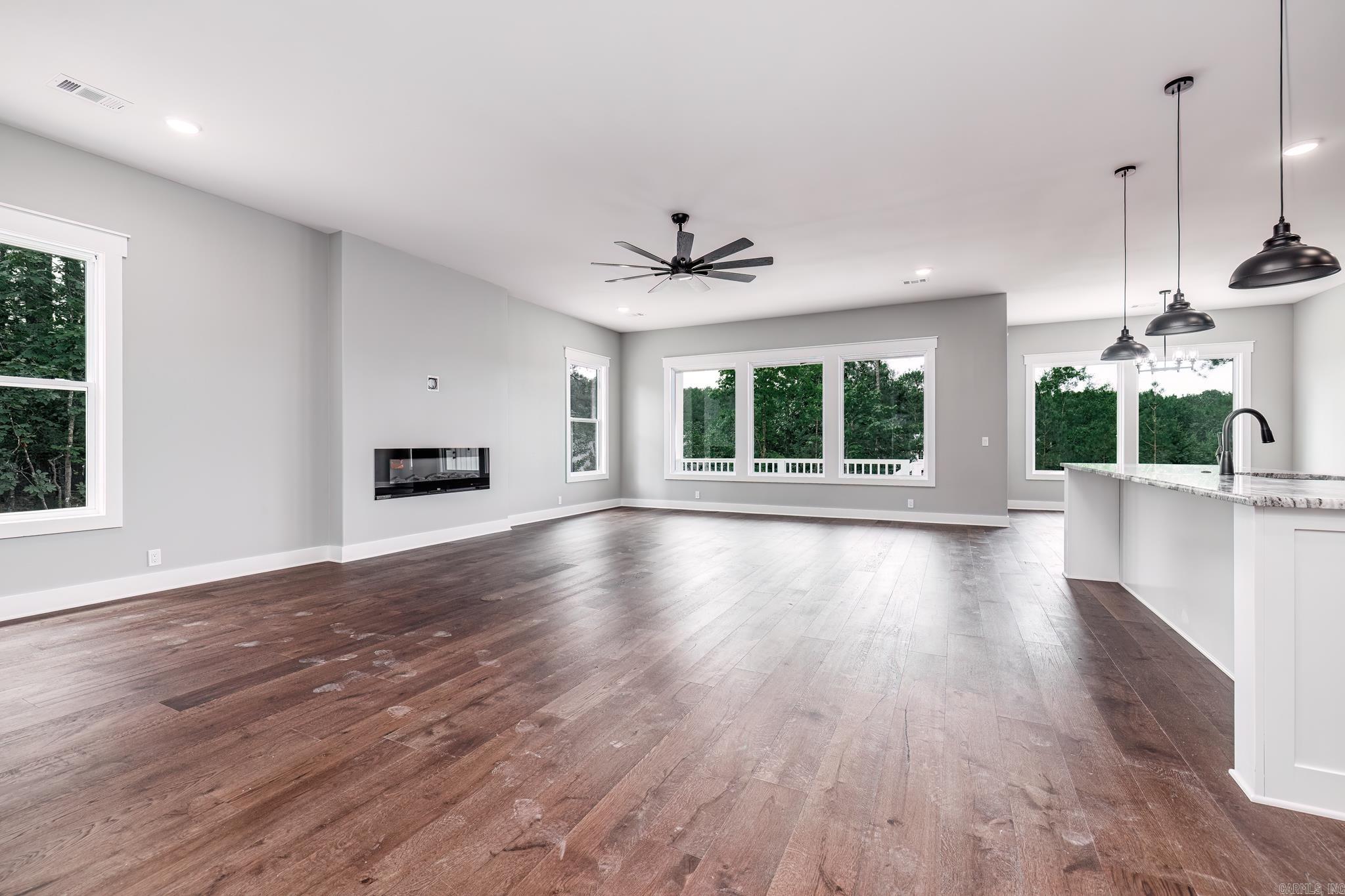 ALTA VISTA - Residential