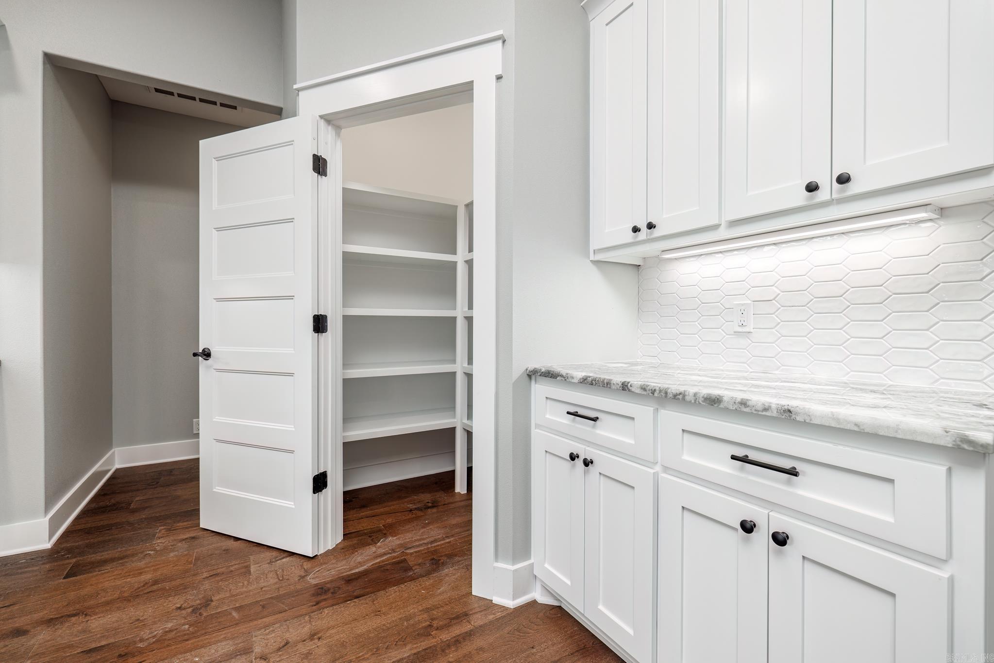 ALTA VISTA - Residential