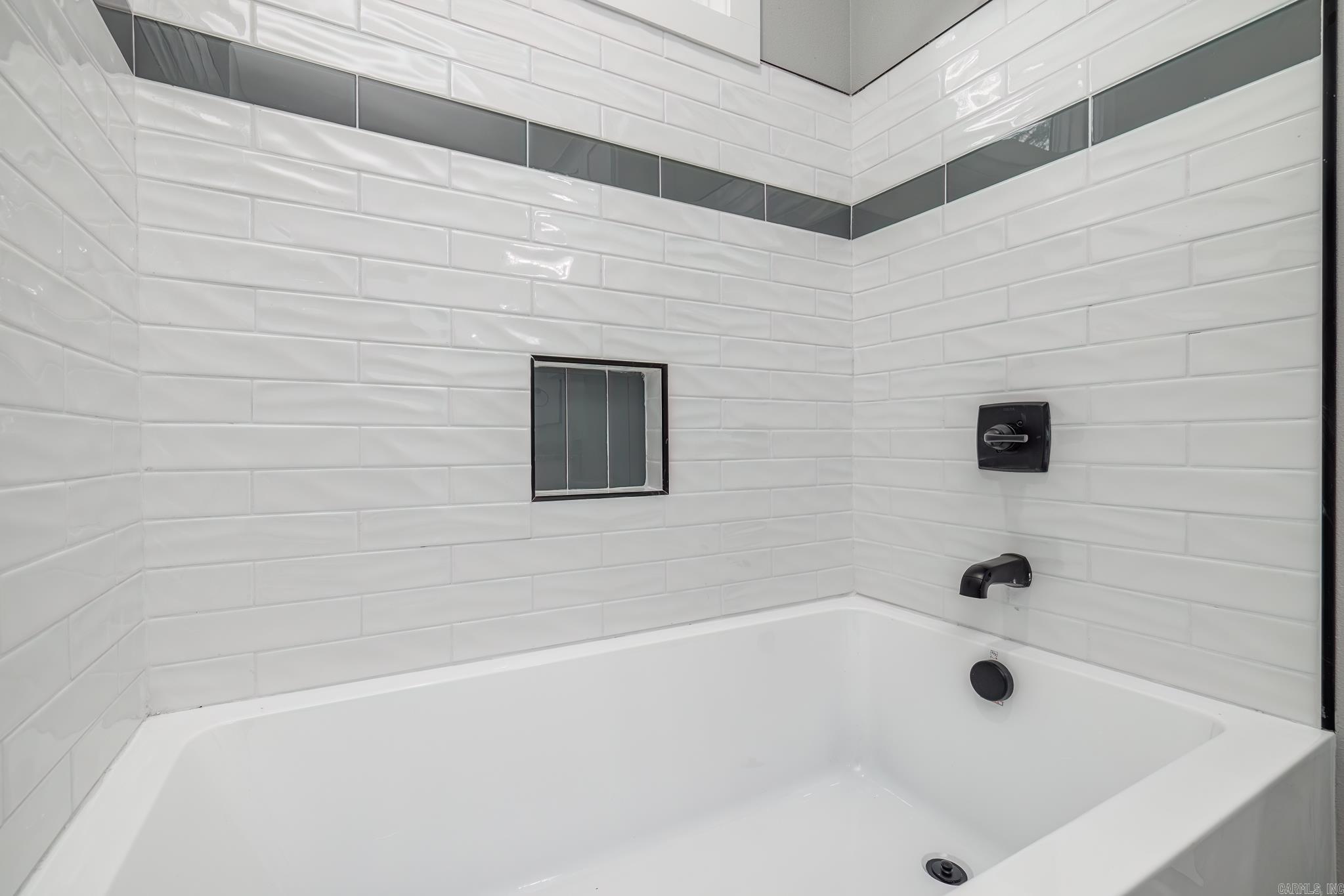 ALTA VISTA - Residential