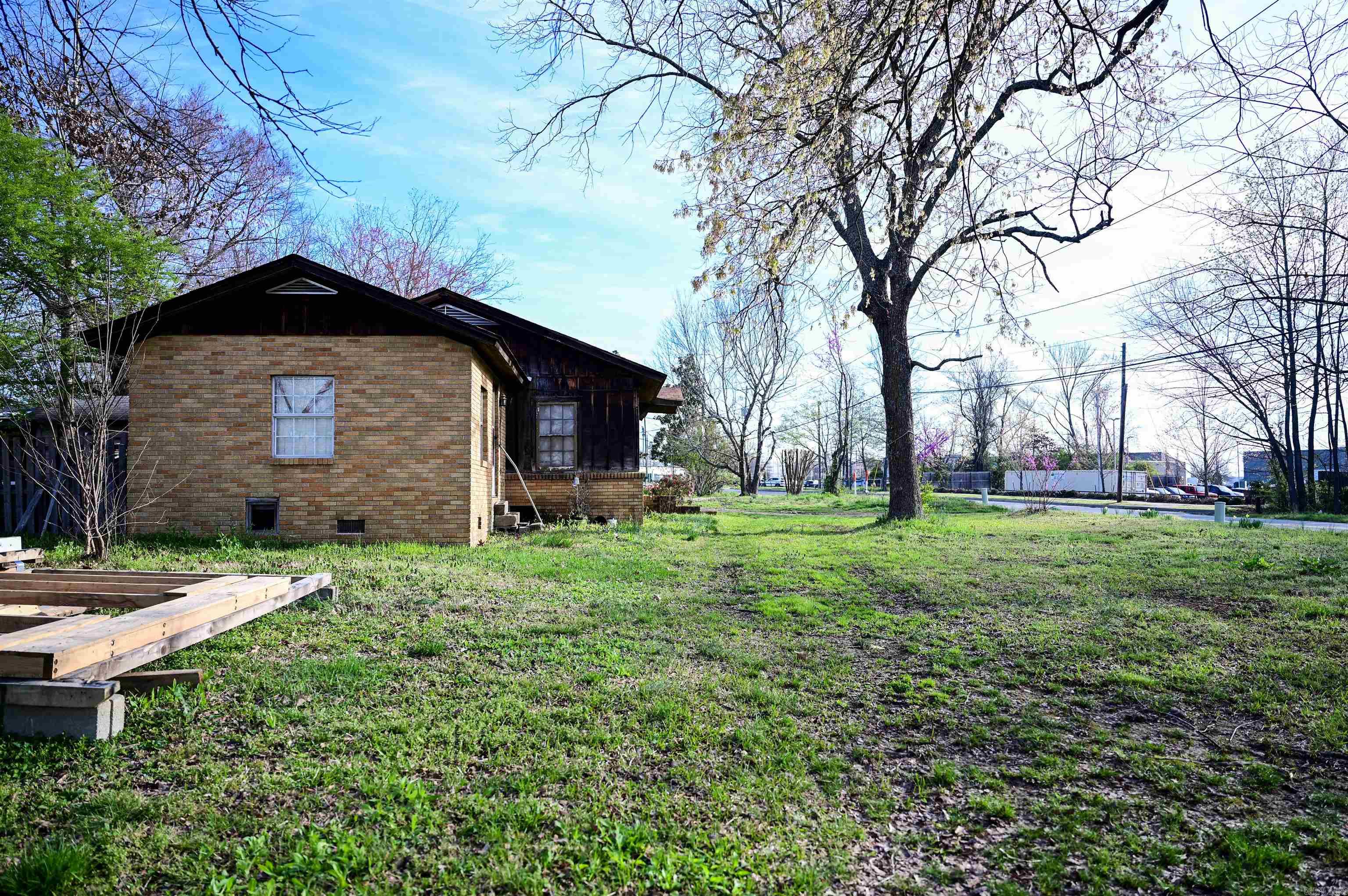 Lawson - Commercial Sale