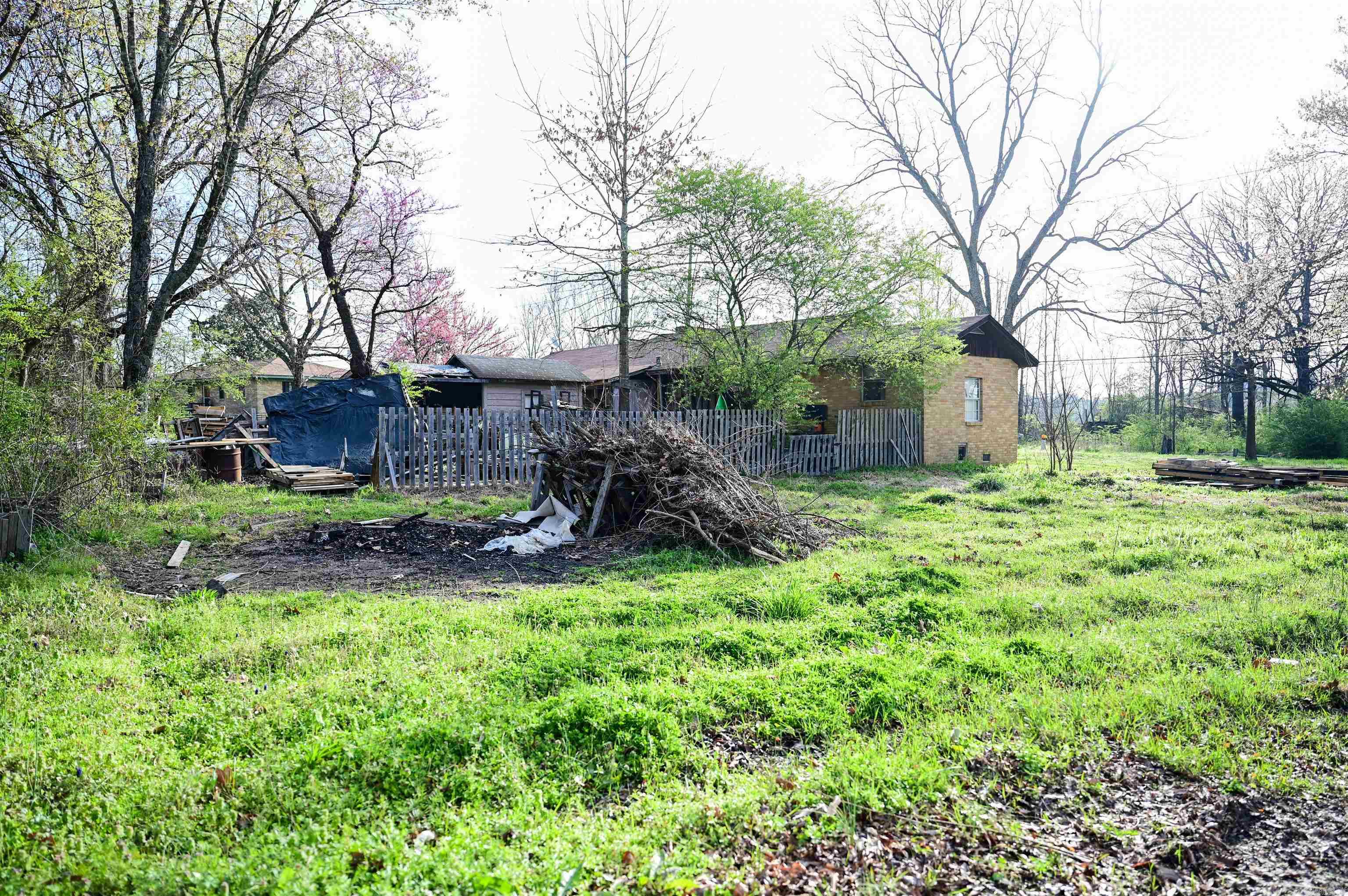 Lawson - Commercial Sale