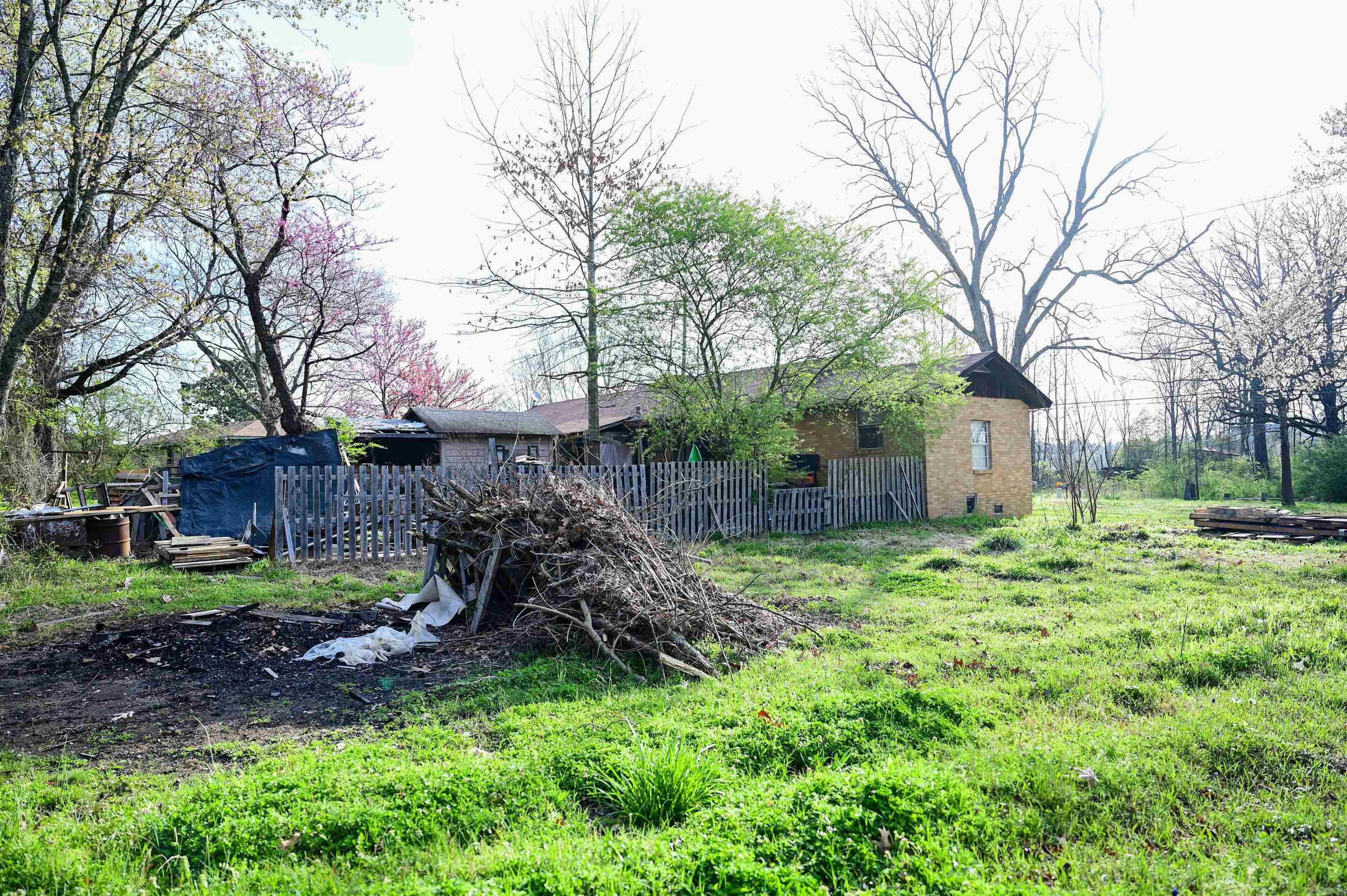 Lawson - Commercial Sale