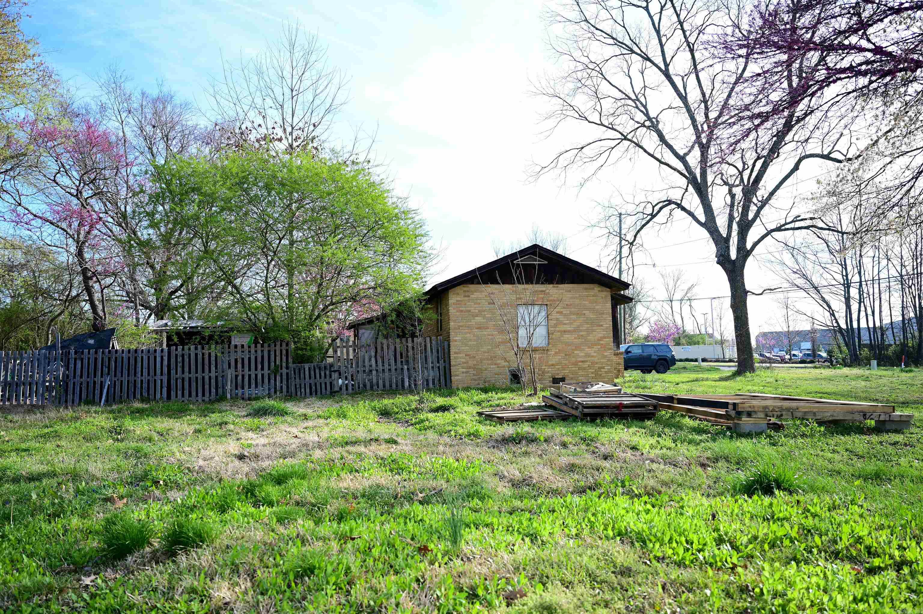 Lawson - Commercial Sale