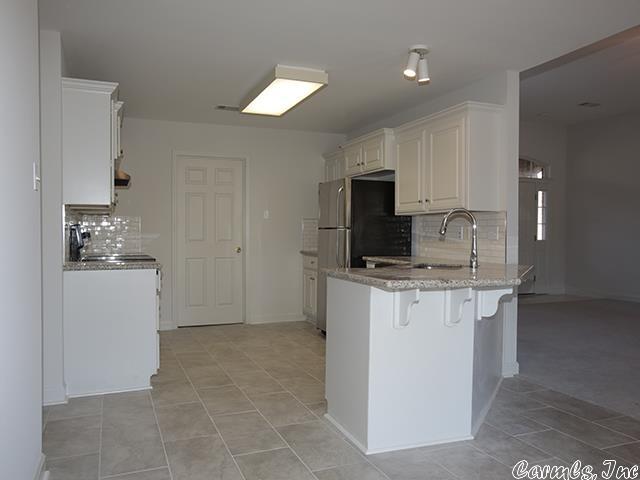 COUNTRY CLUB OF ARK THE - Residential Lease