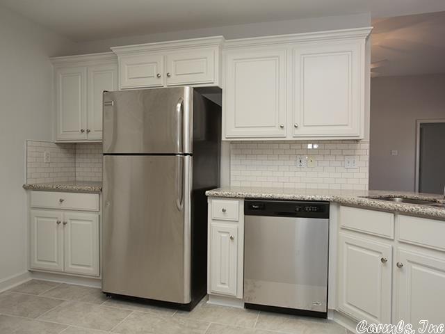 COUNTRY CLUB OF ARK THE - Residential Lease