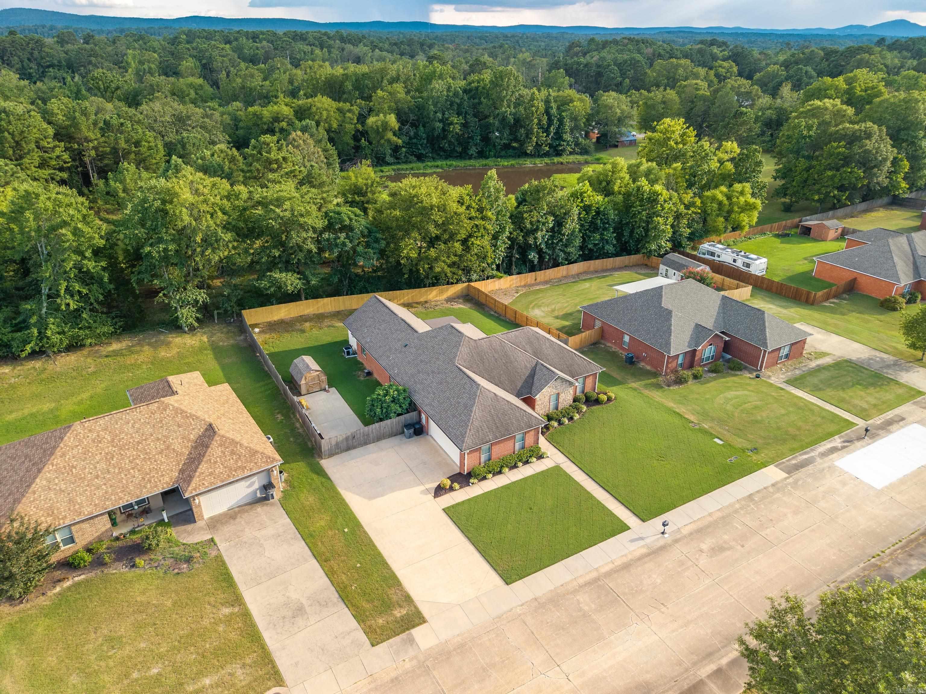 MAPLEWOOD ESTATES - Residential