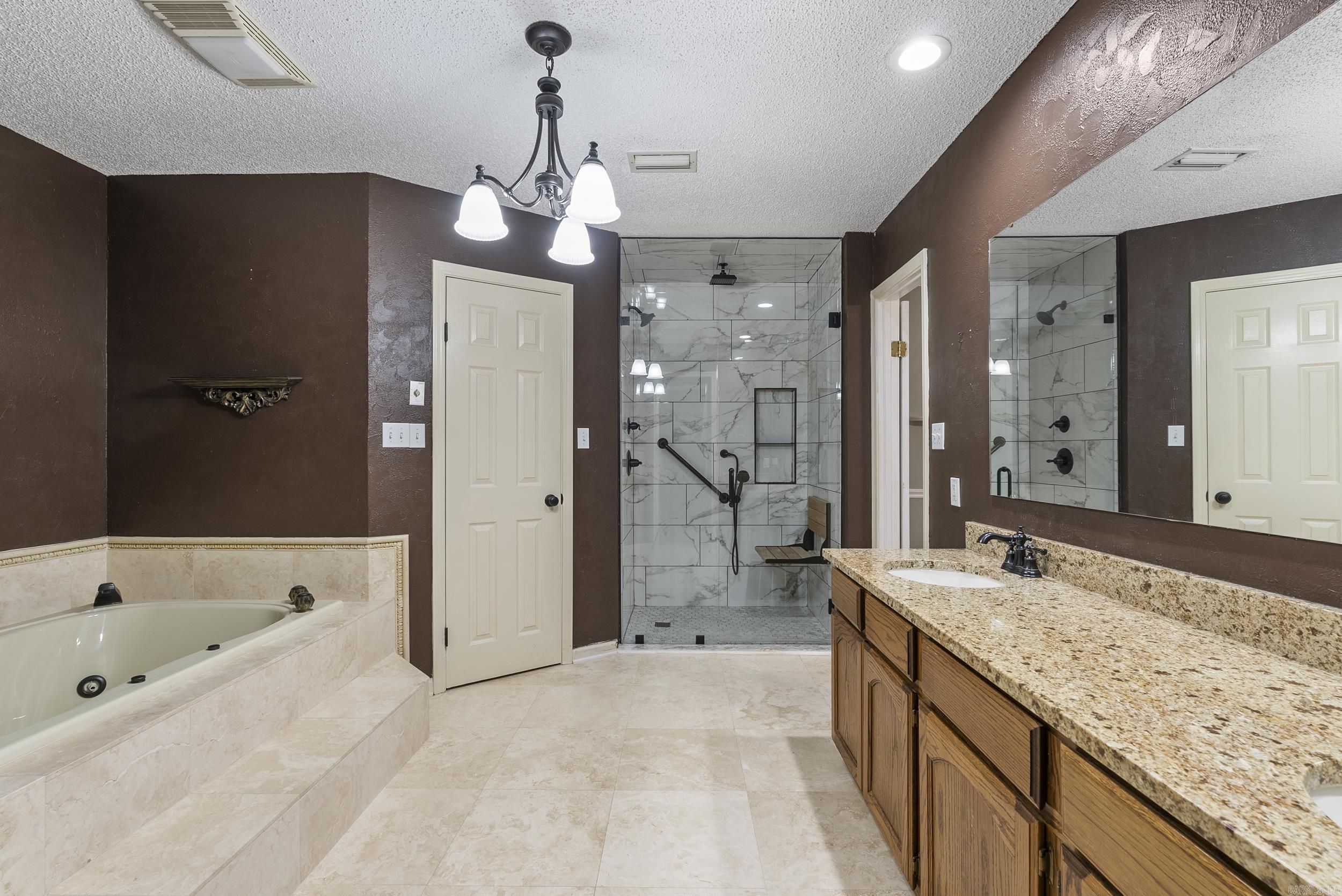 SHADY VALLEY - Residential
