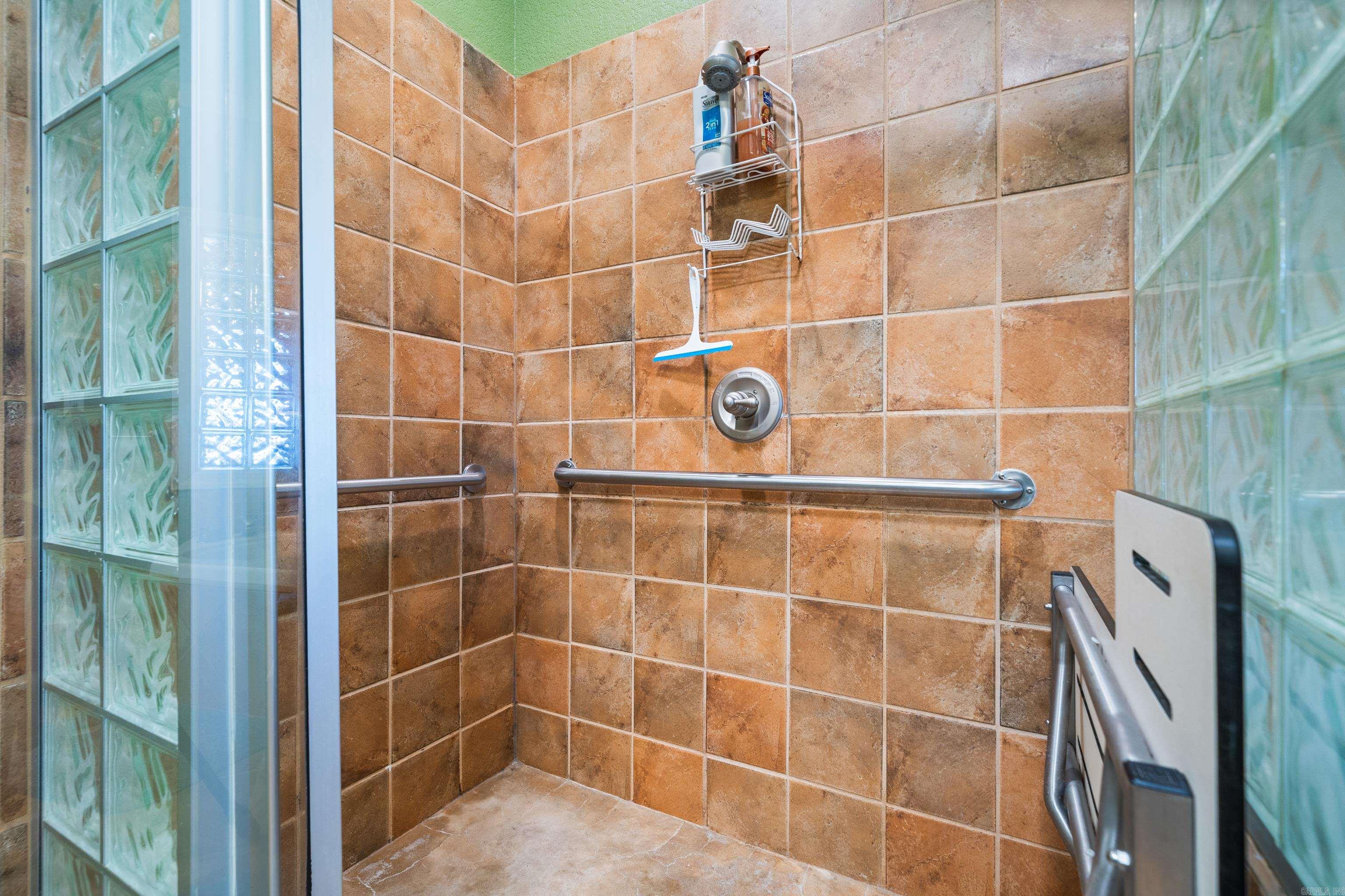 VISTA VILLAS at SUNBAY HPR - Residential