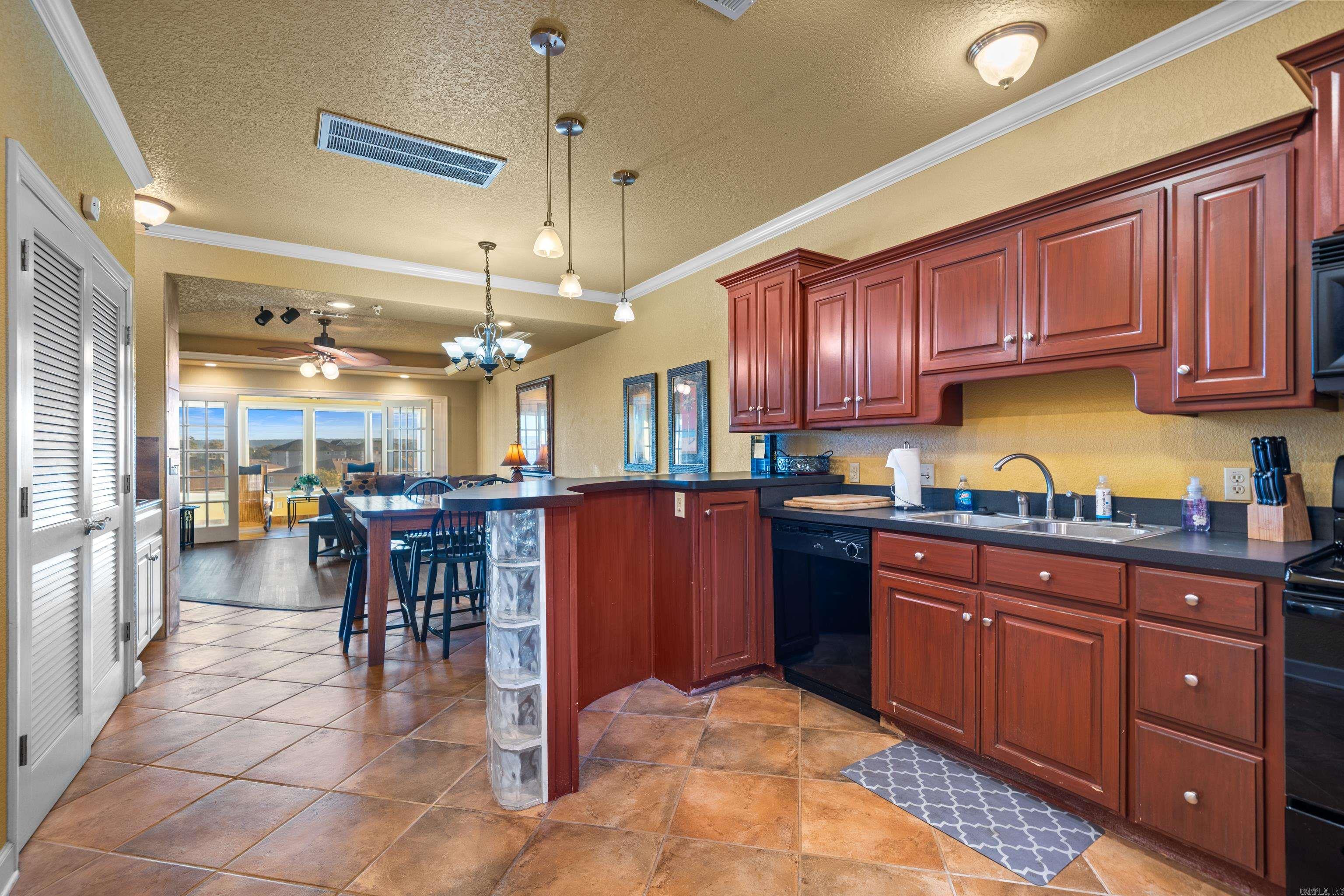 VISTA VILLAS at SUNBAY HPR - Residential