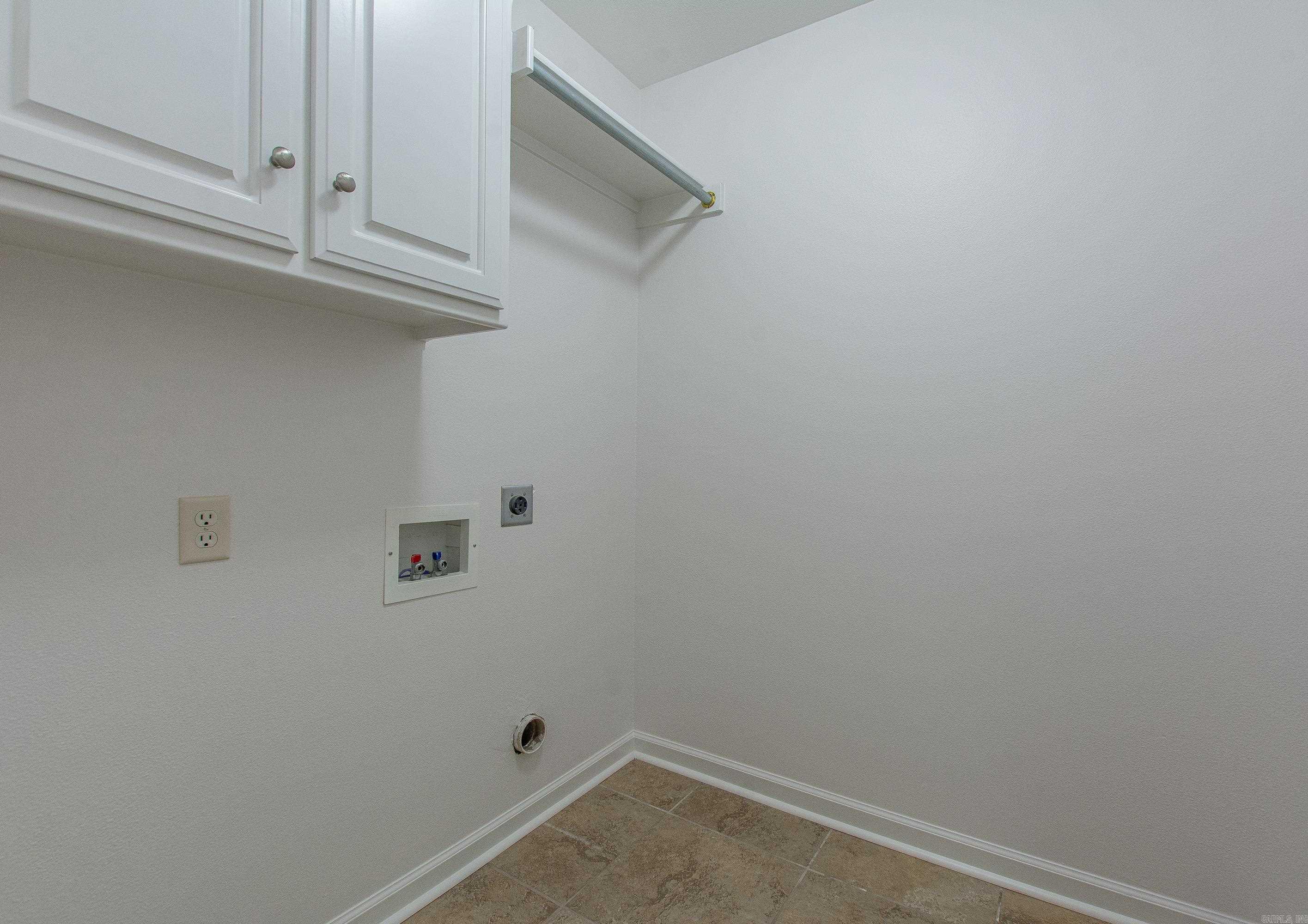 CARRIAGE COURT L - Residential