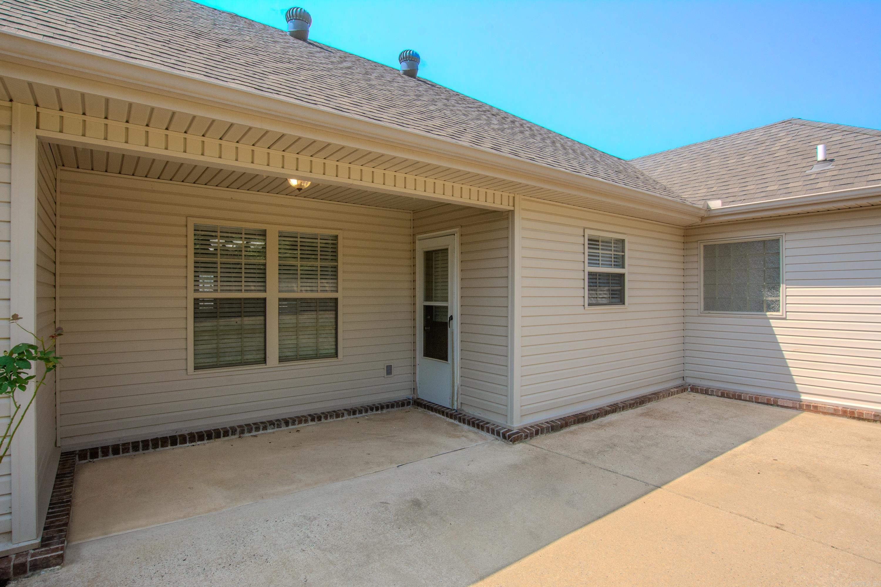 CARRIAGE COURT L - Residential