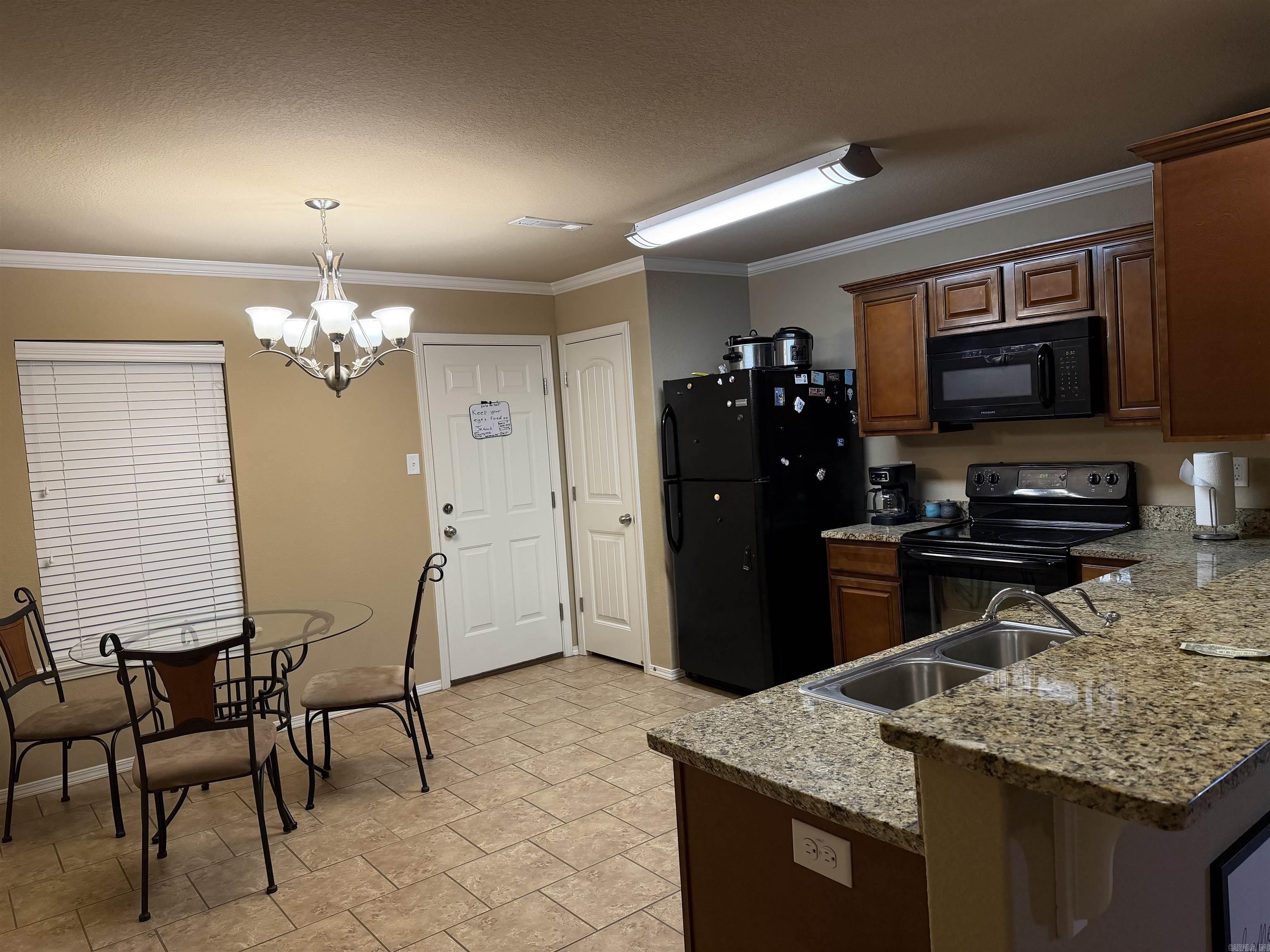 STONEHENGE PLACE - Residential