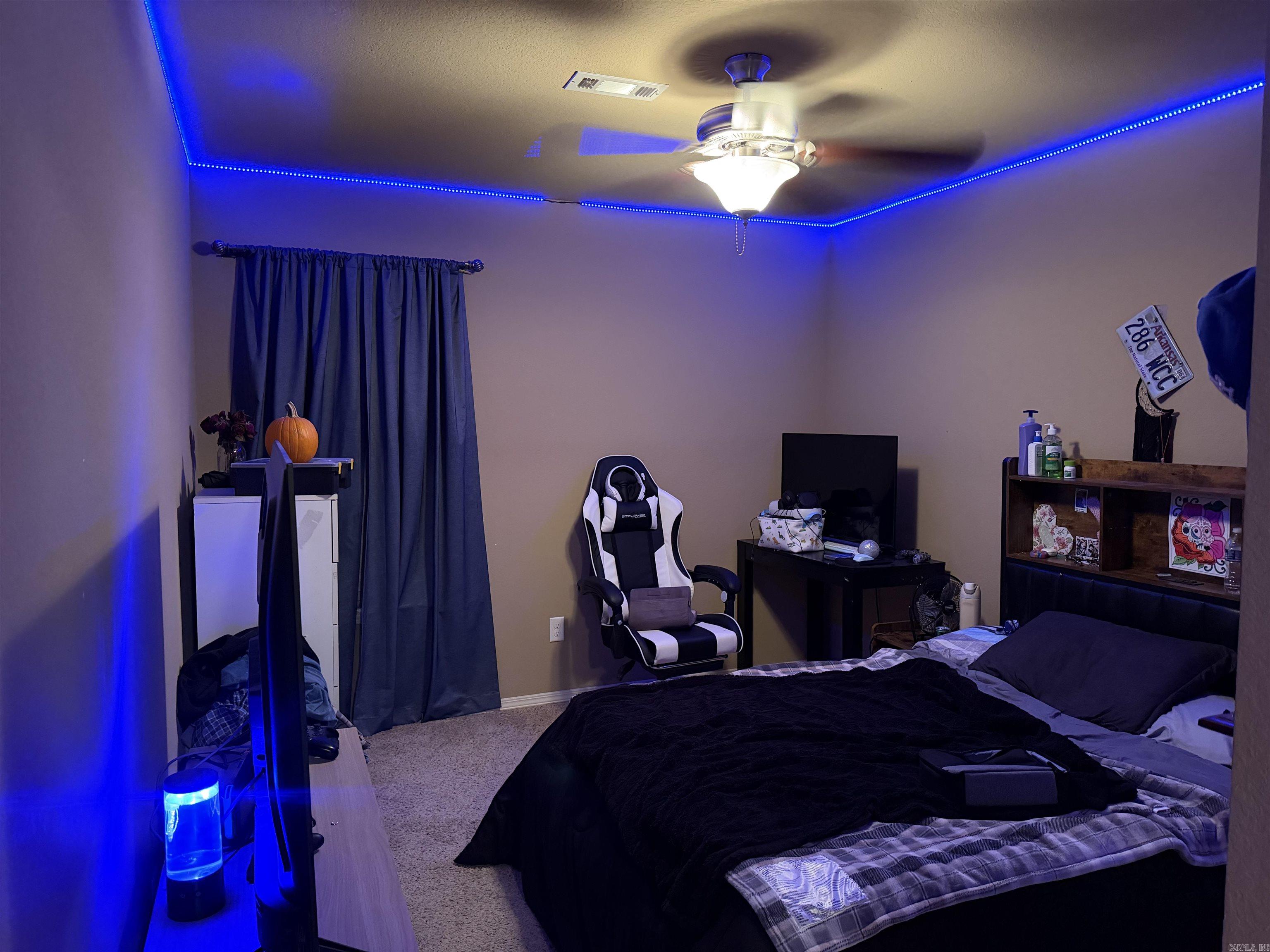 STONEHENGE PLACE - Residential